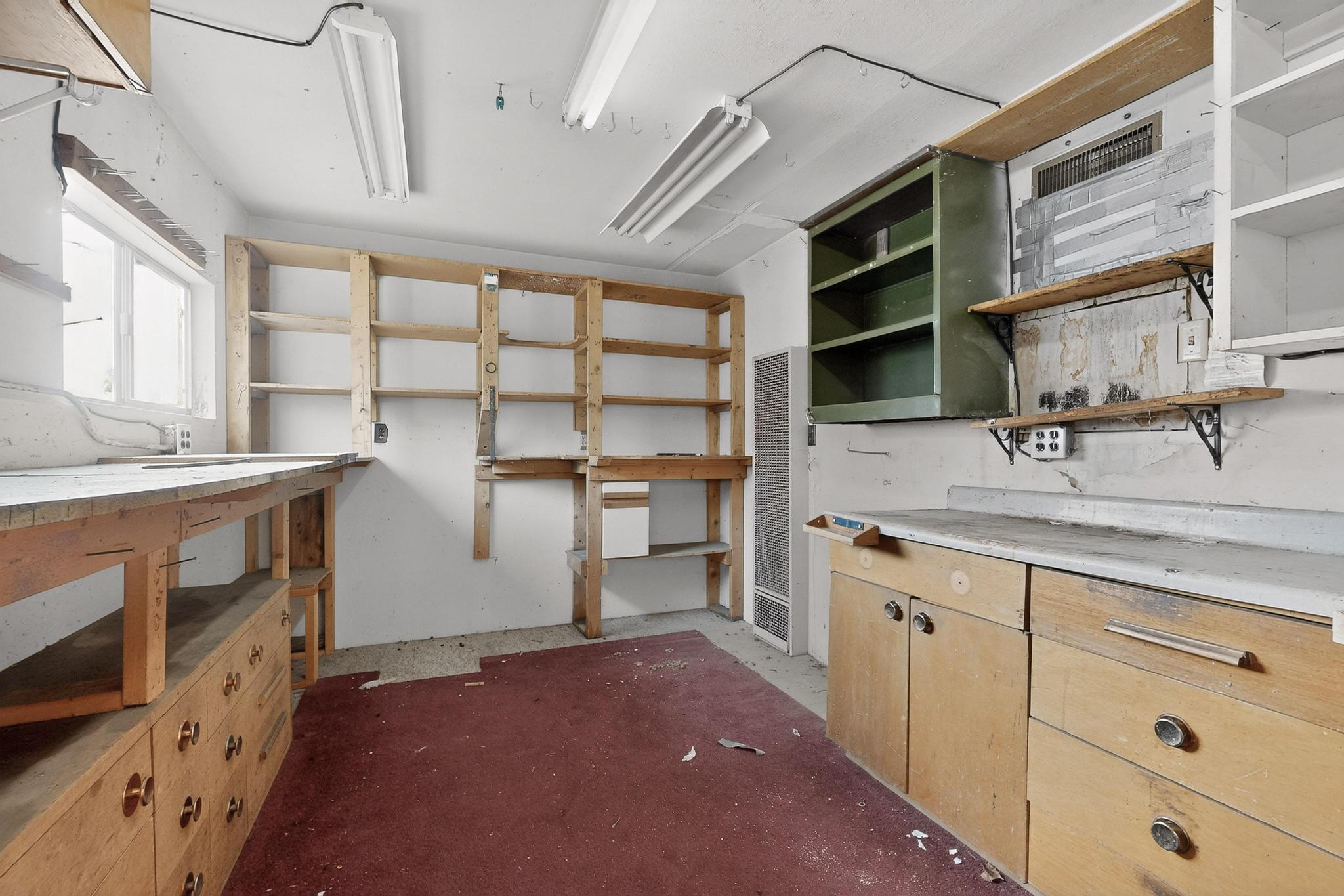 10401 Princess Jeanne Avenue NE