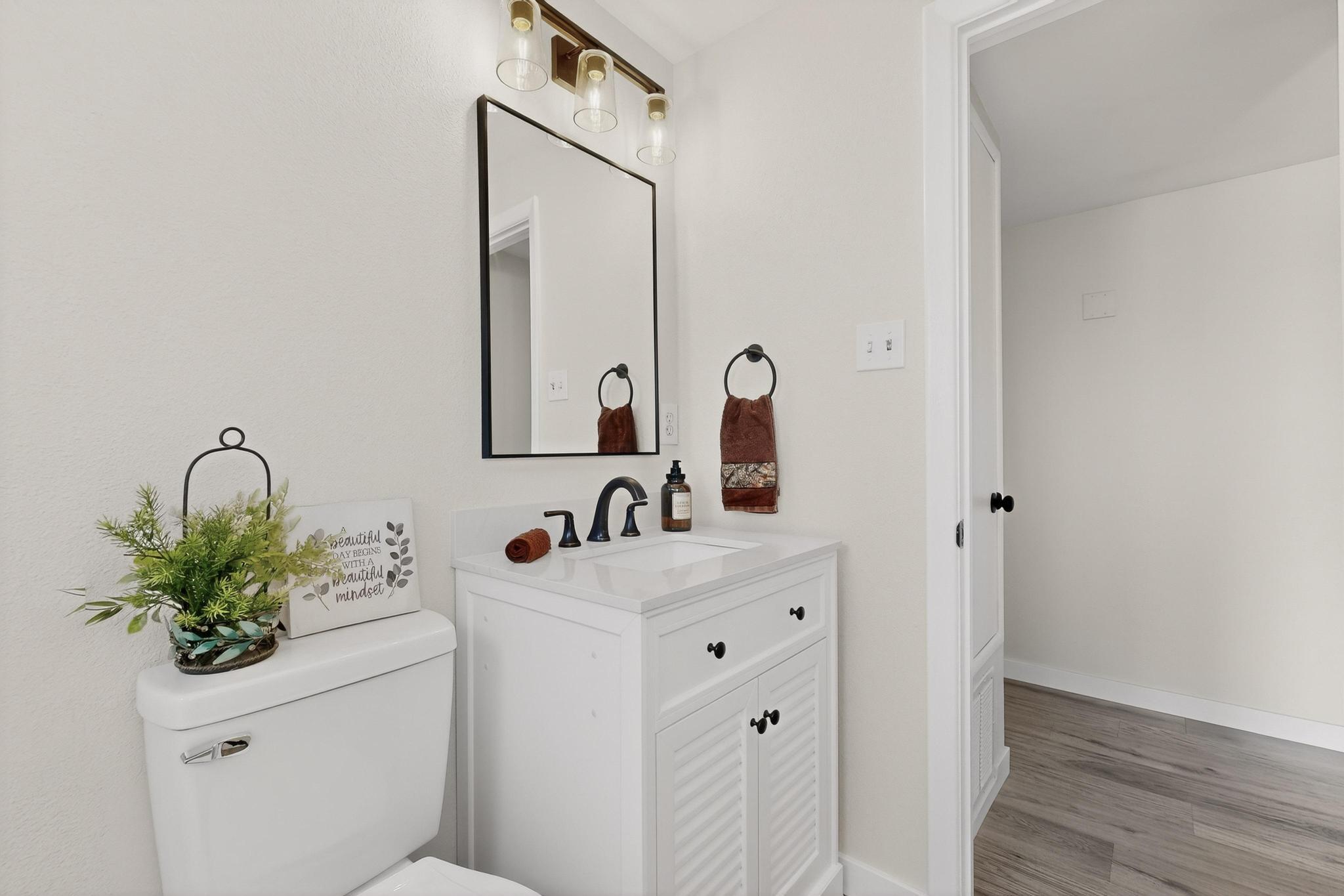 10401 Princess Jeanne Avenue NE