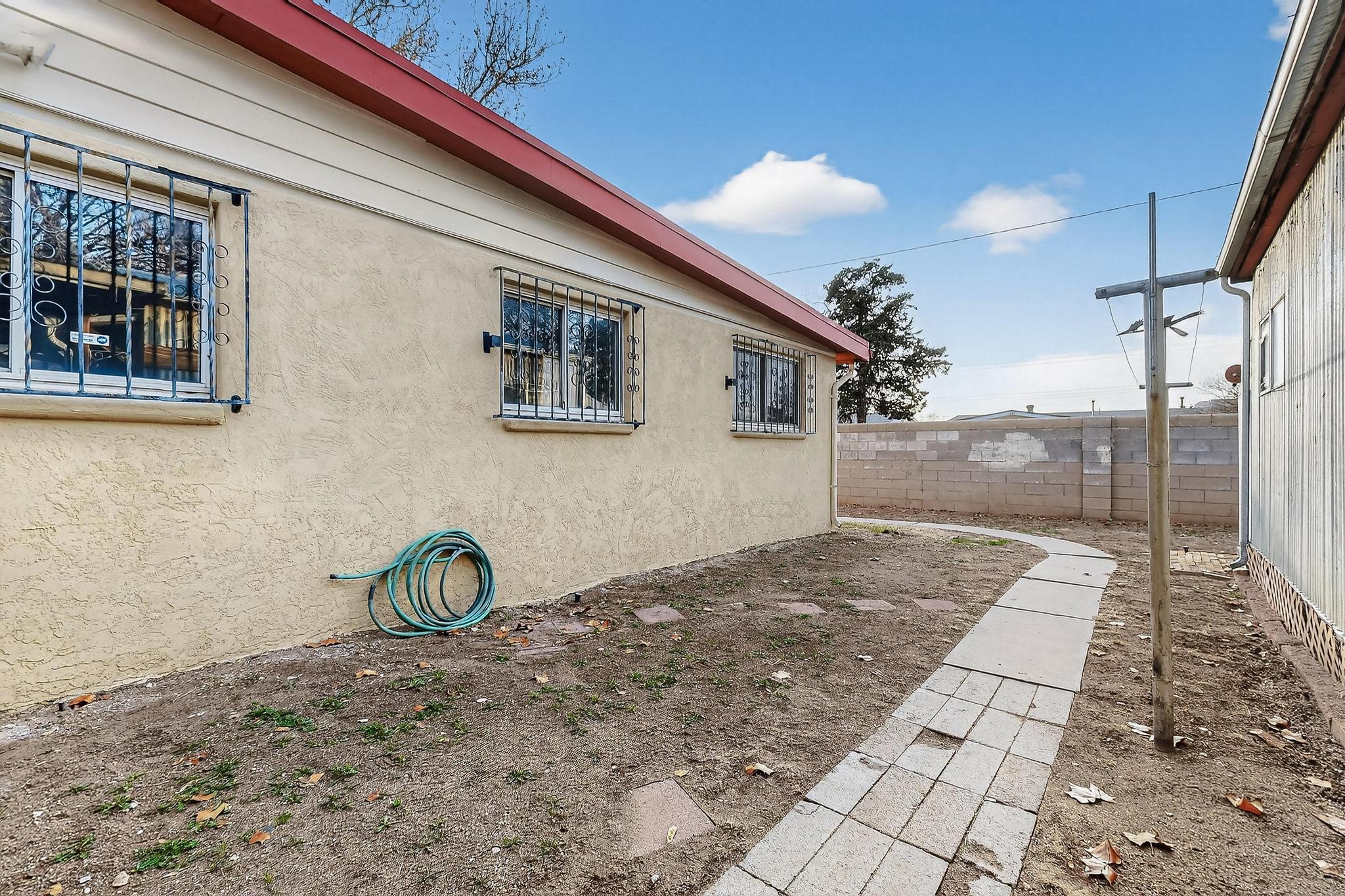 10401 Princess Jeanne Avenue NE