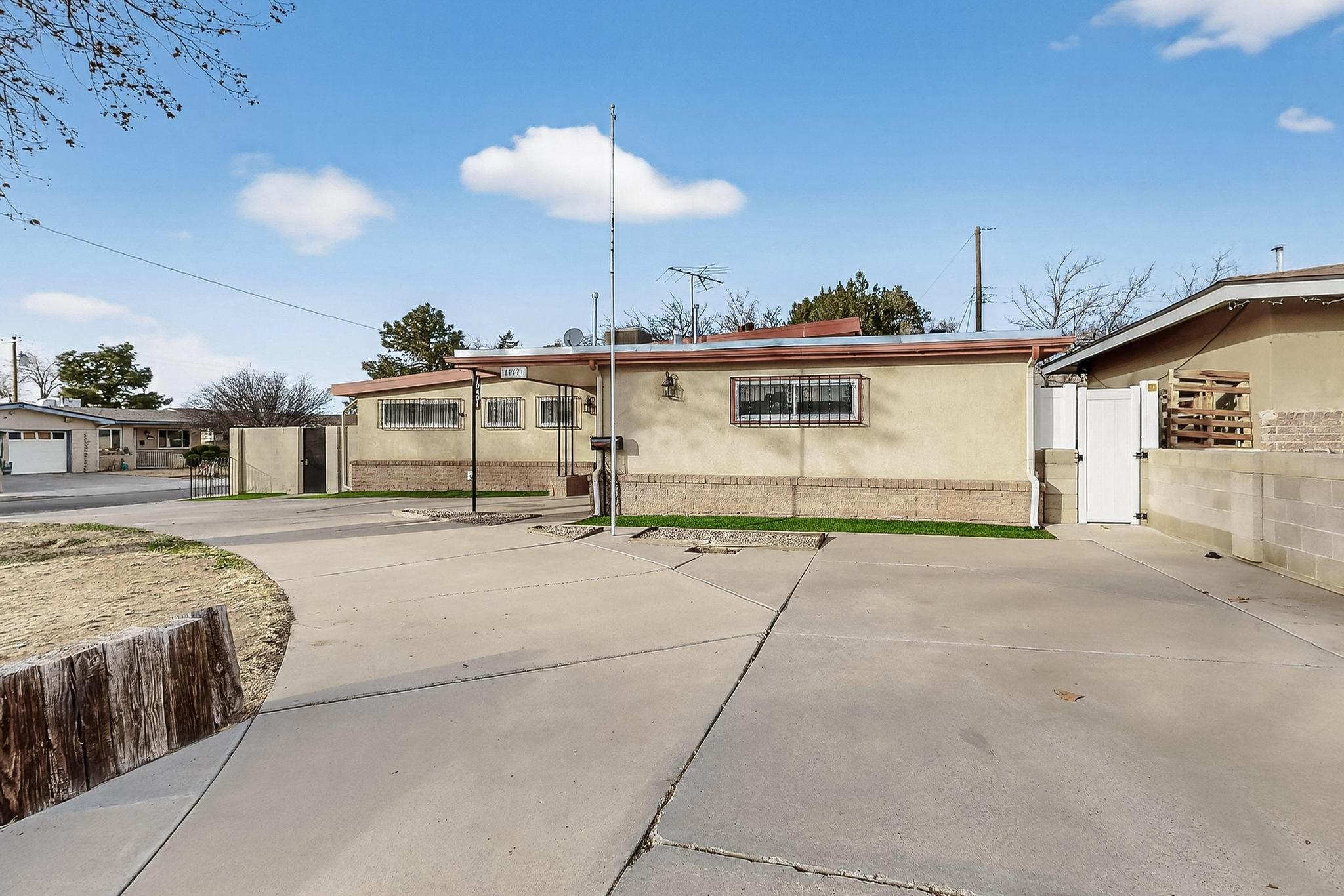 10401 Princess Jeanne Avenue NE