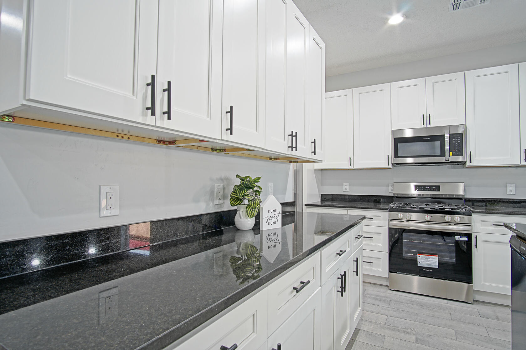 2040 S Lucia Avenue SW