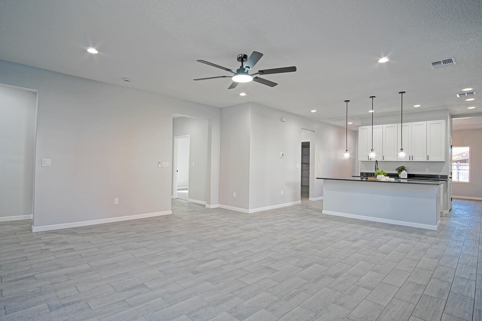 2040 S Lucia Avenue SW