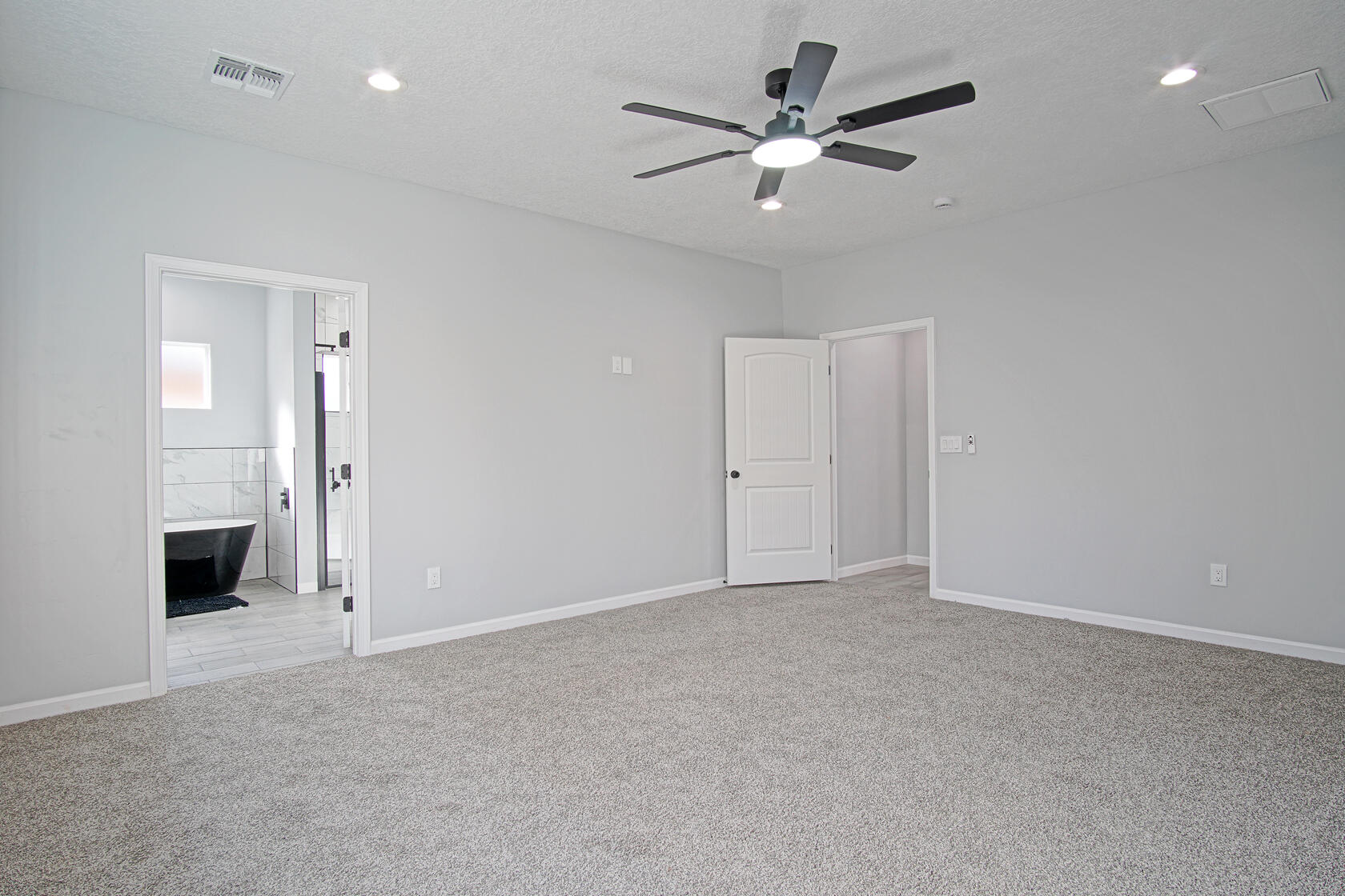 2040 S Lucia Avenue SW