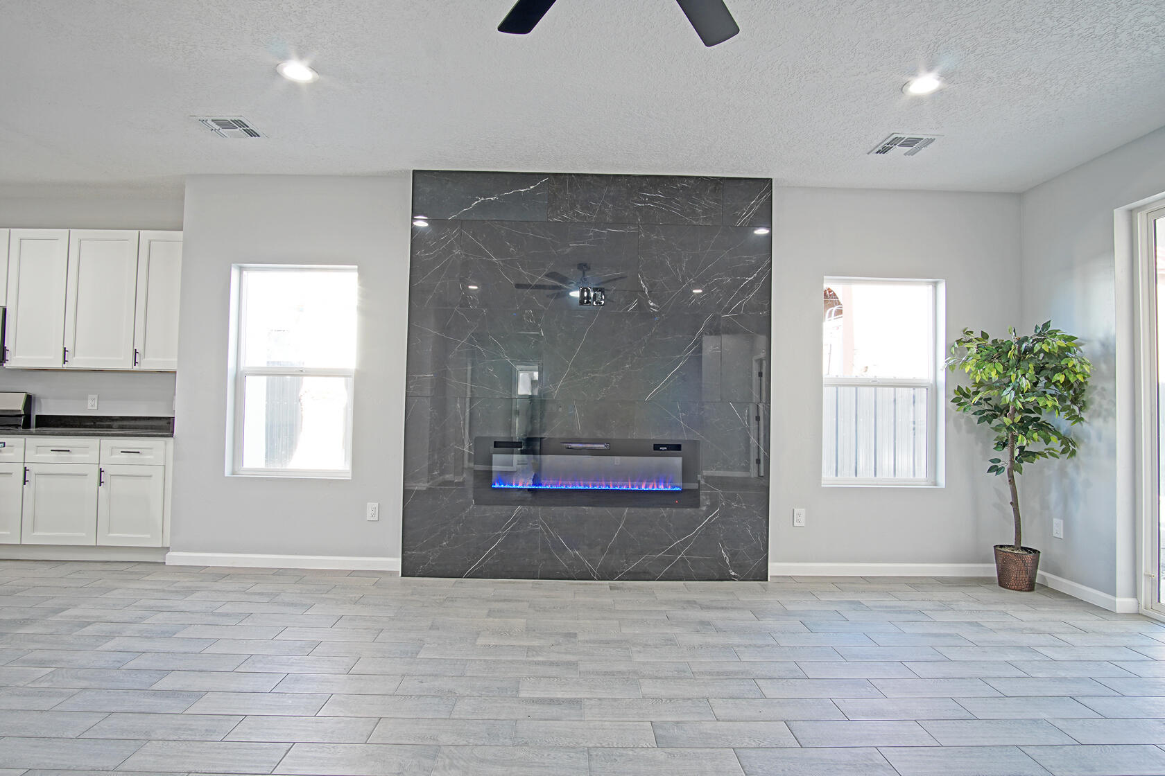 2040 S Lucia Avenue SW