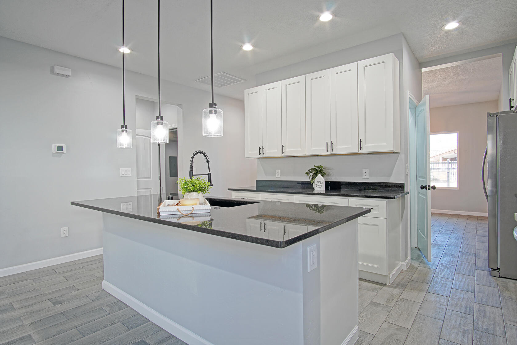 2040 S Lucia Avenue SW