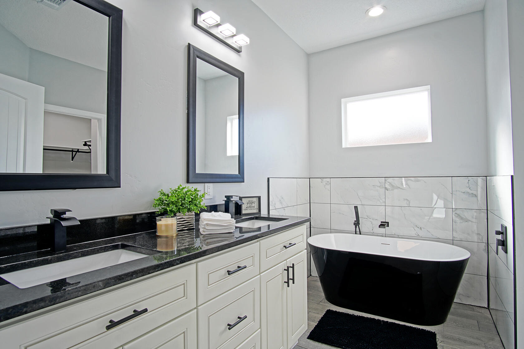 2040 S Lucia Avenue SW