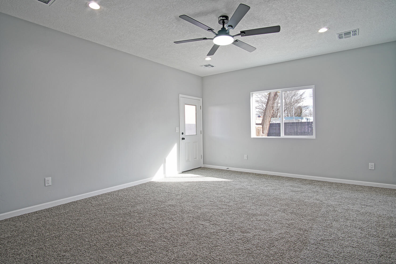 2040 S Lucia Avenue SW