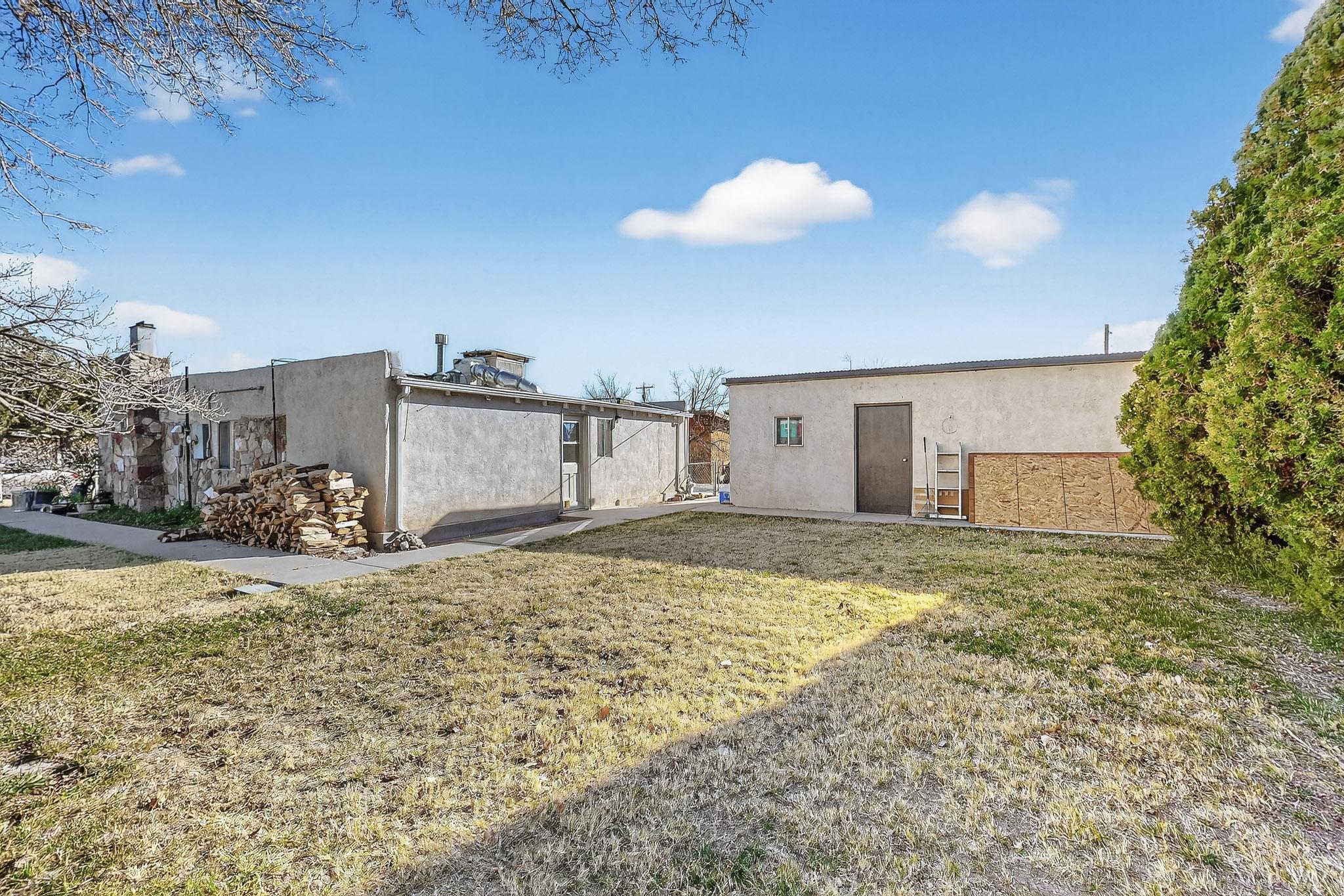 1711 A-D El Camino Real Street