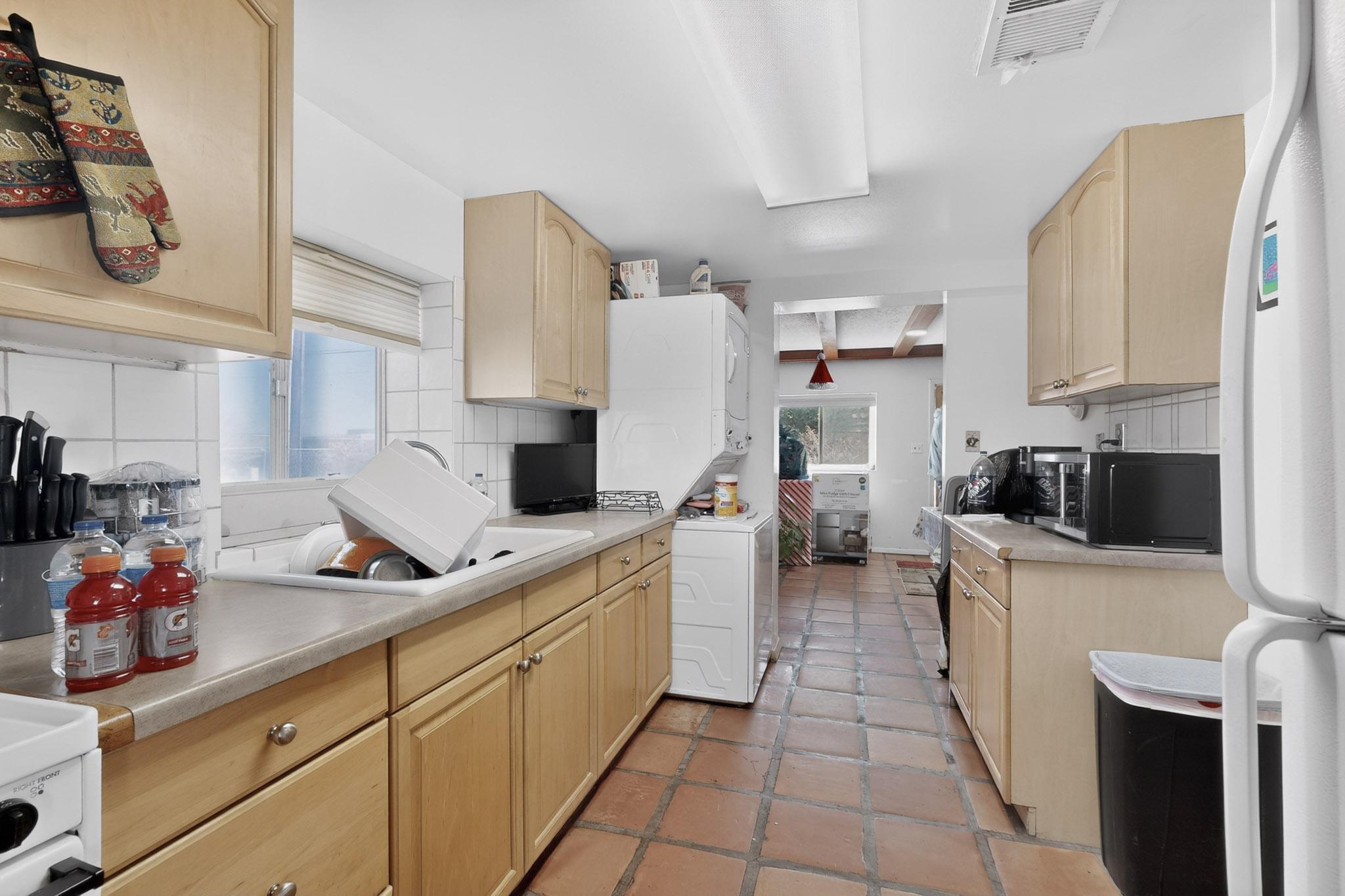 1711 A-D El Camino Real Street