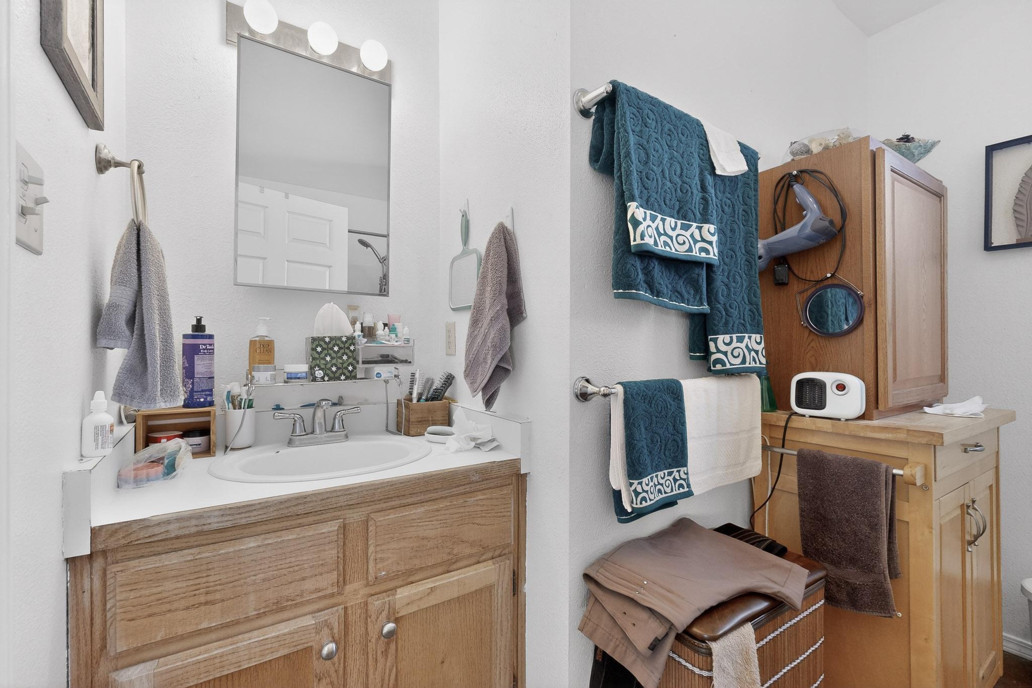 1711 A-D El Camino Real Street