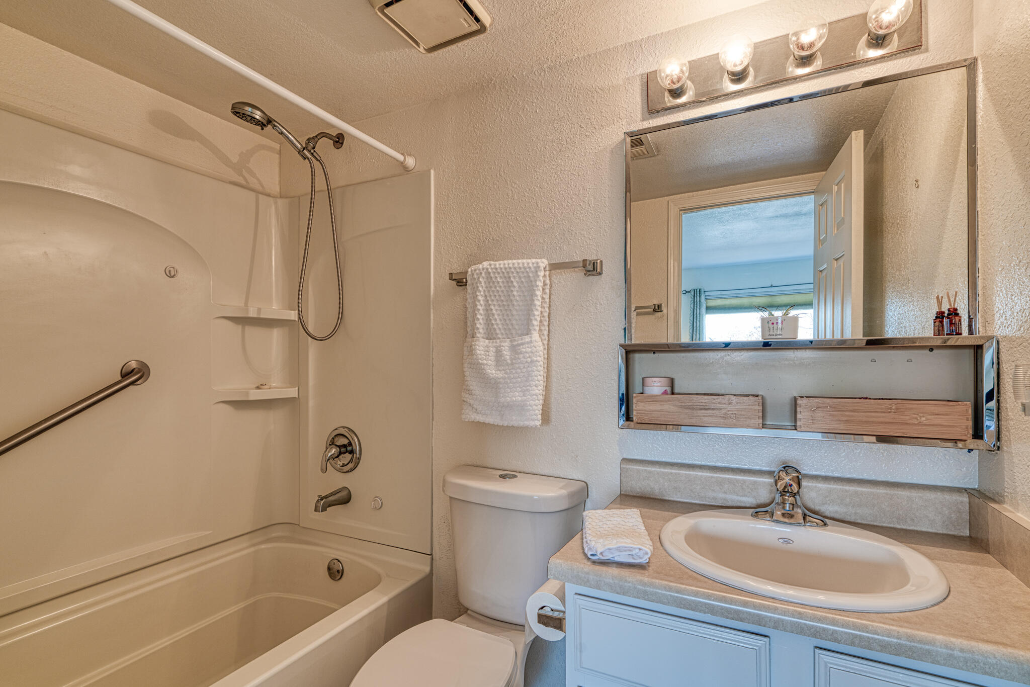 3301 Monroe Street NE UNIT B17