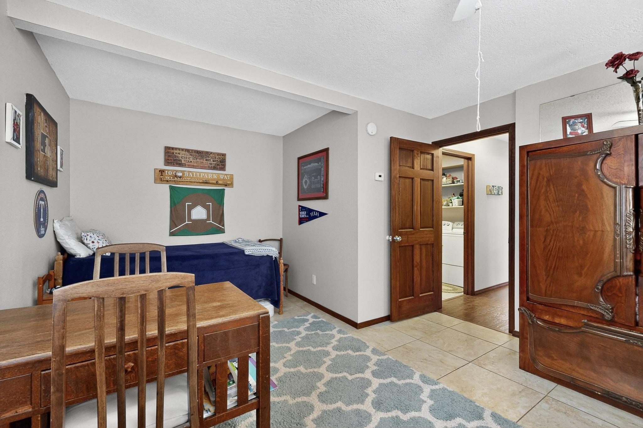 1407 VALLEY VIEW Drive SW