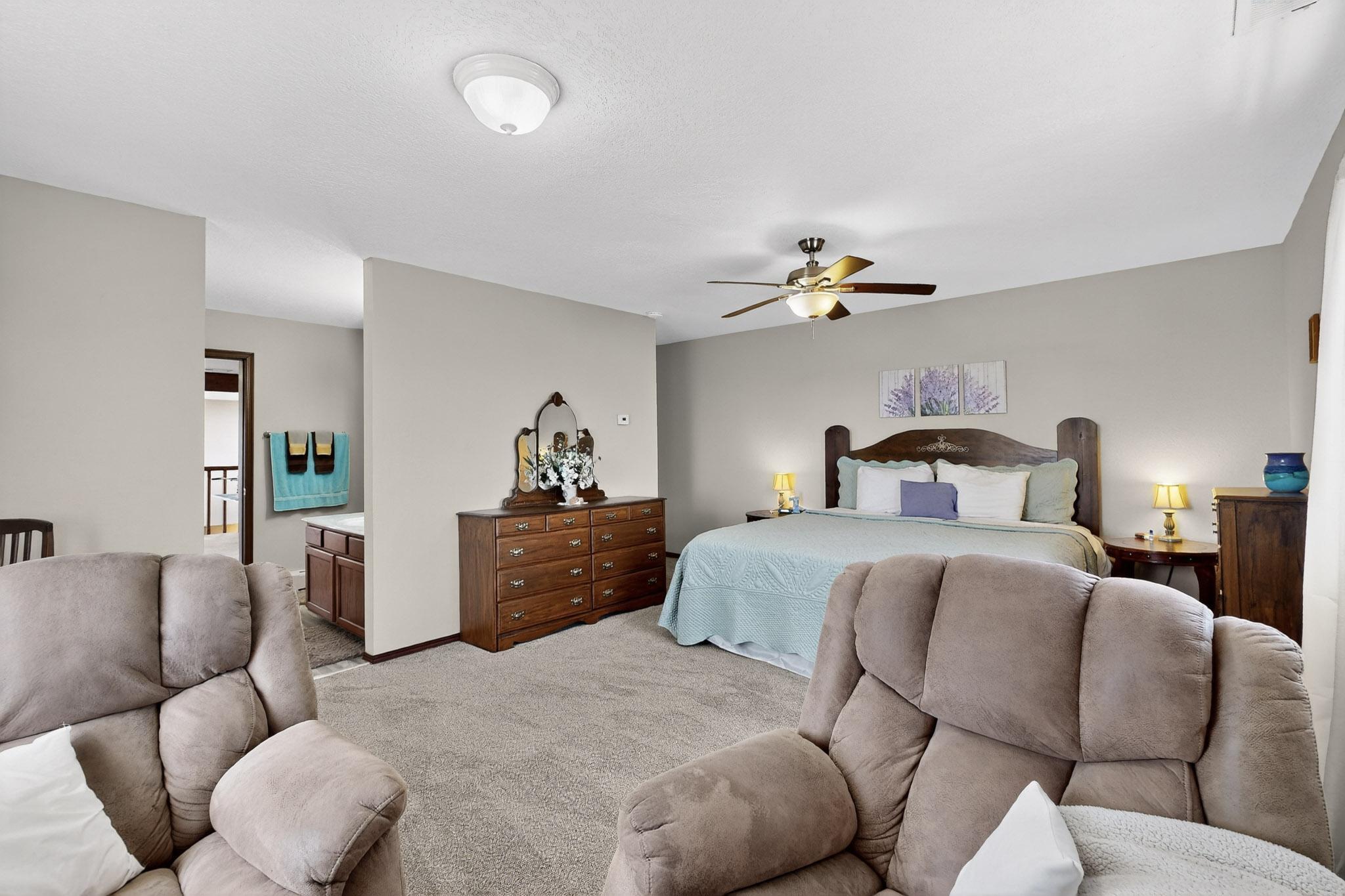 1407 VALLEY VIEW Drive SW