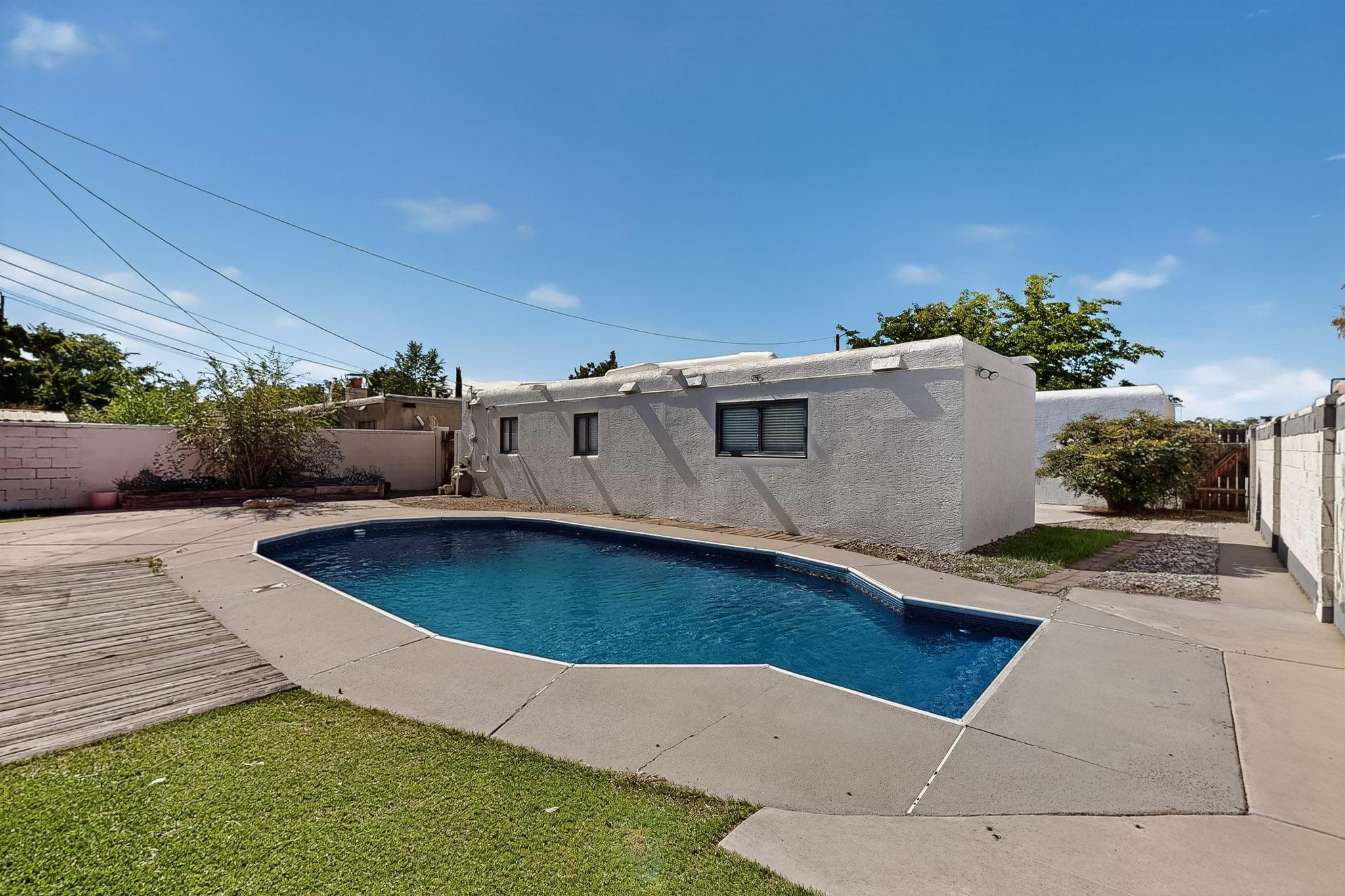 1820 Lester Drive NE