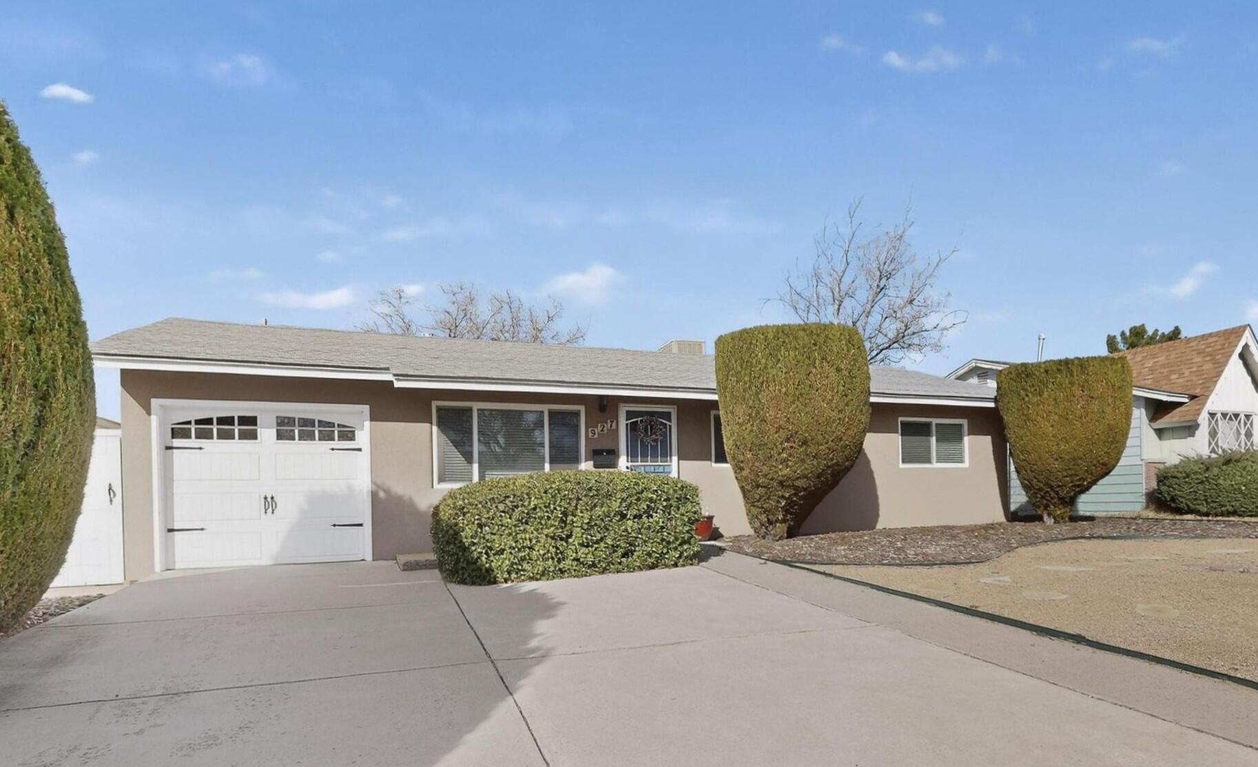 927 Walker Drive NE