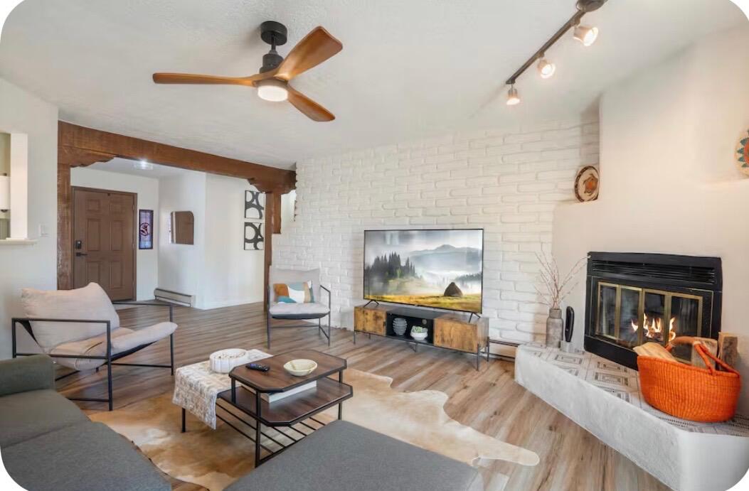 4905 Wagon Mound Trail NW
