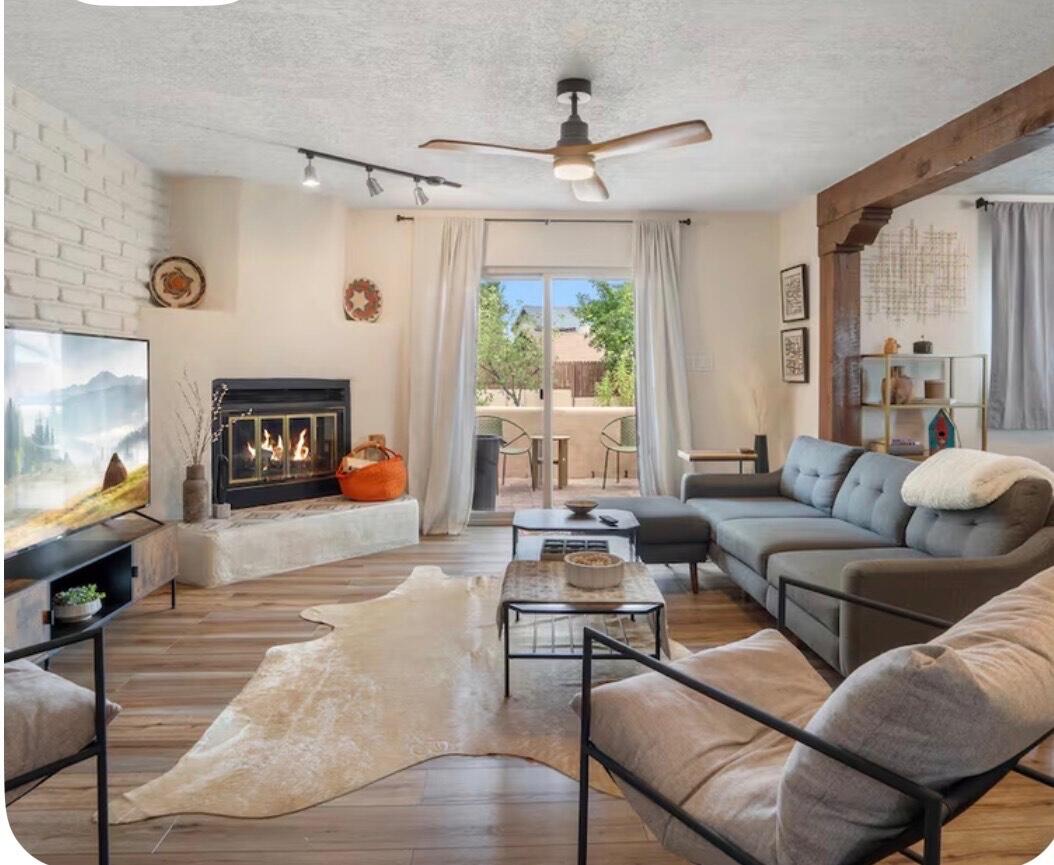 4905 Wagon Mound Trail NW