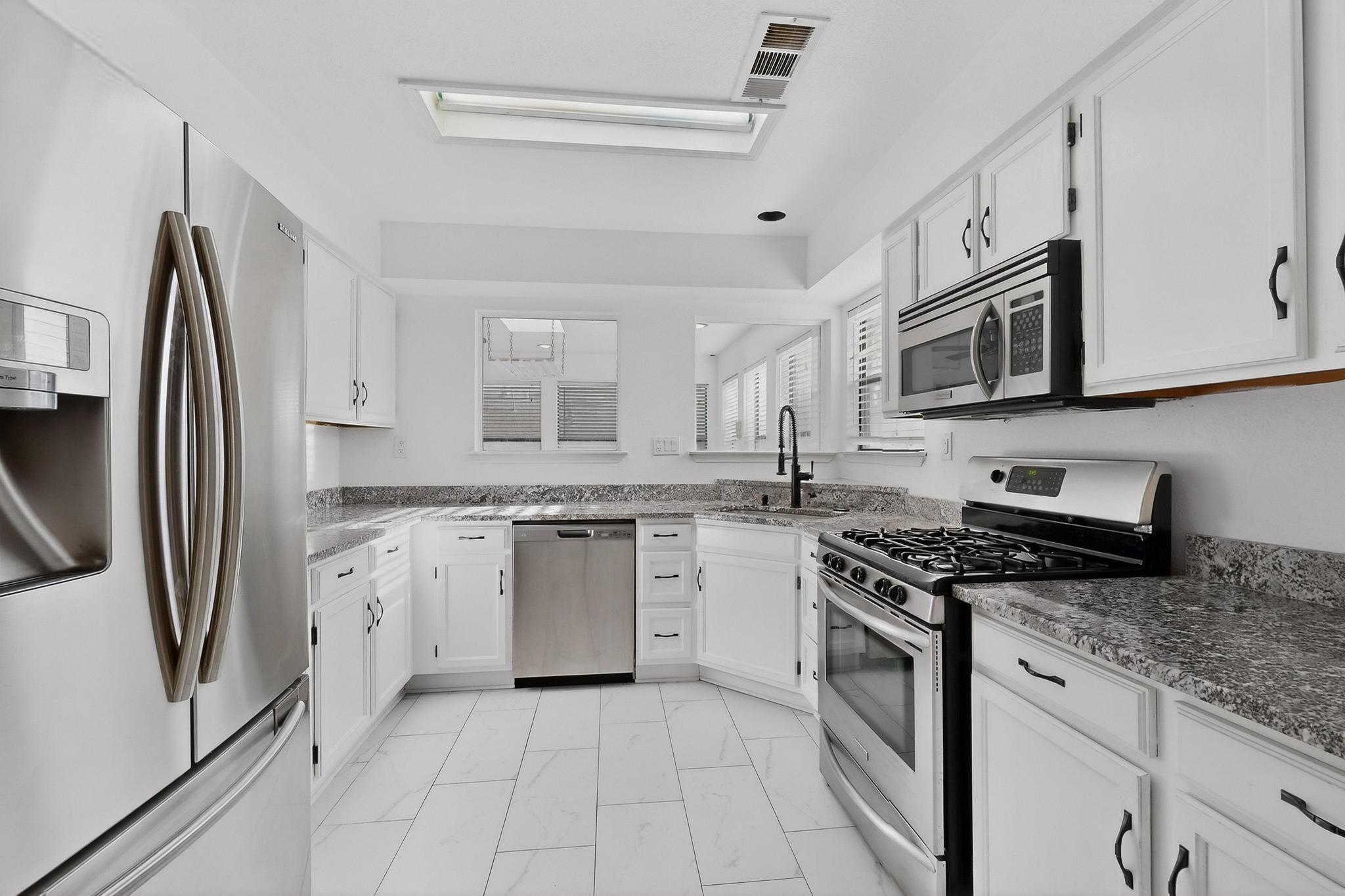 2012 Aspenwood Avenue NW