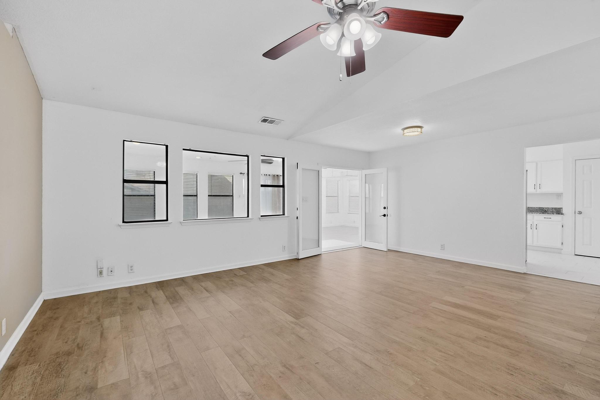 2012 Aspenwood Avenue NW