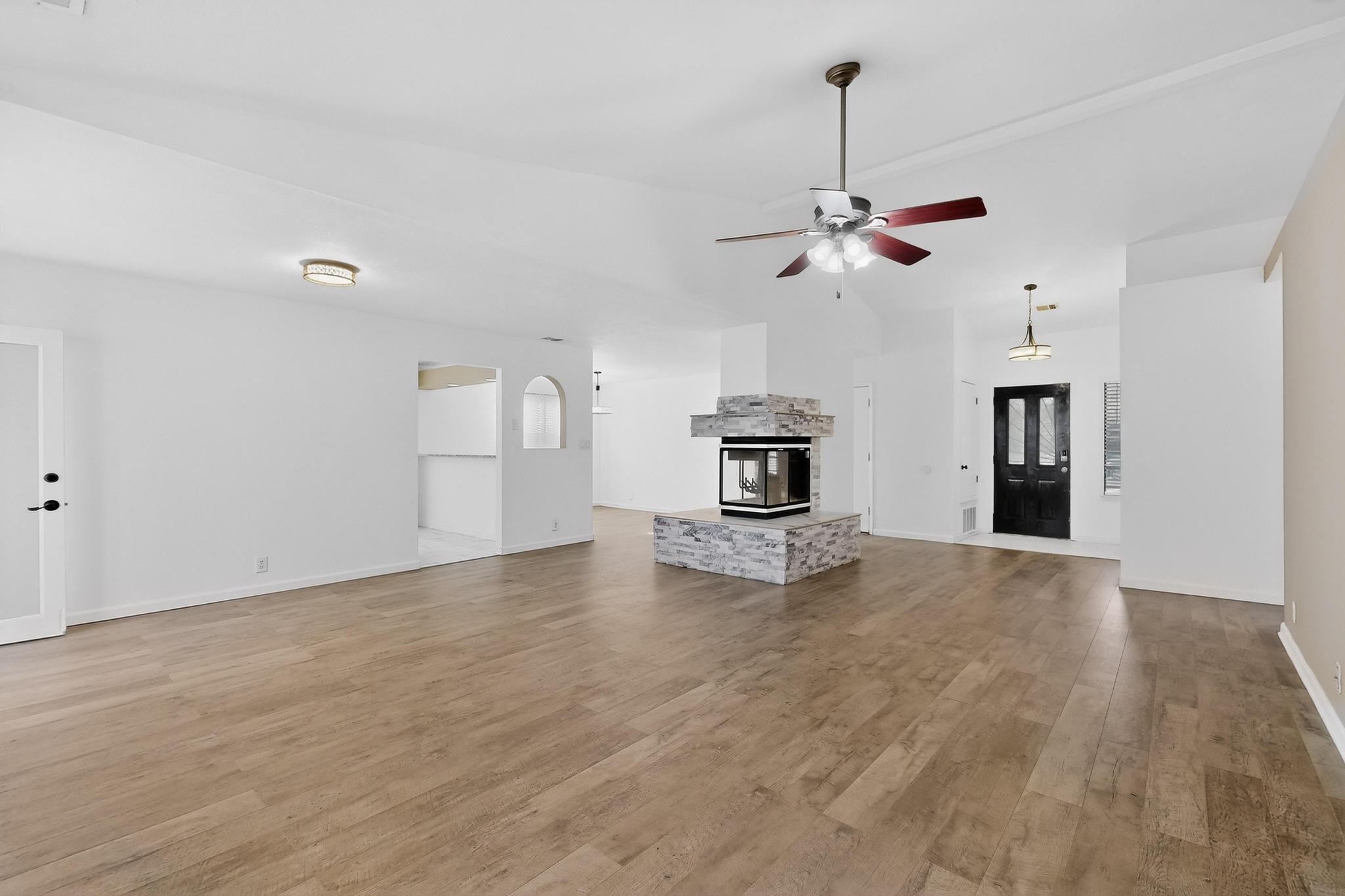 2012 Aspenwood Avenue NW