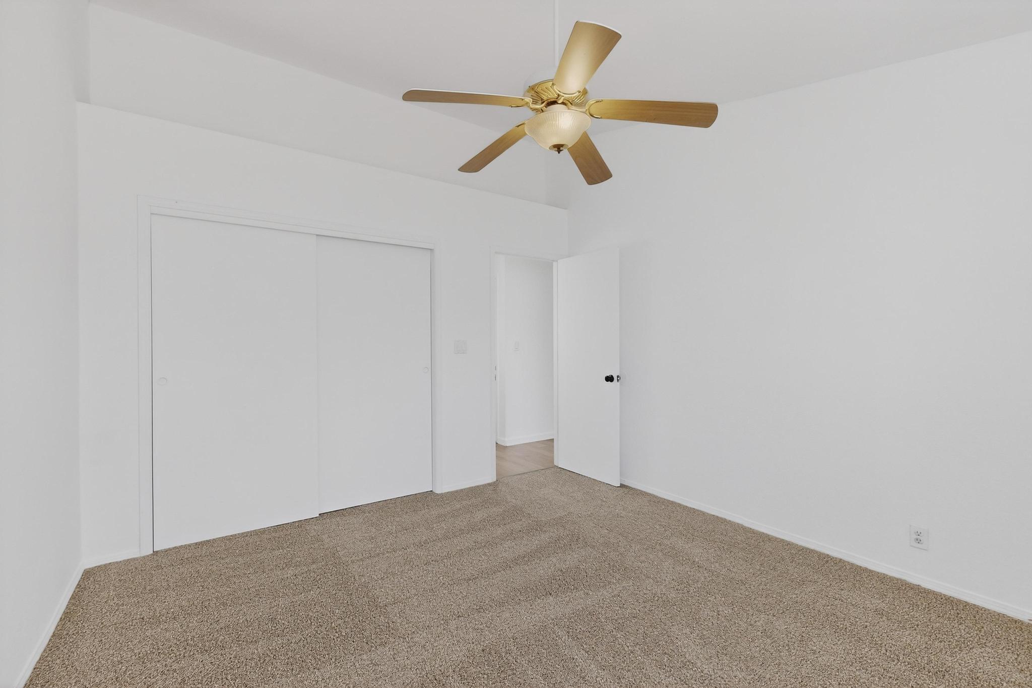 2012 Aspenwood Avenue NW