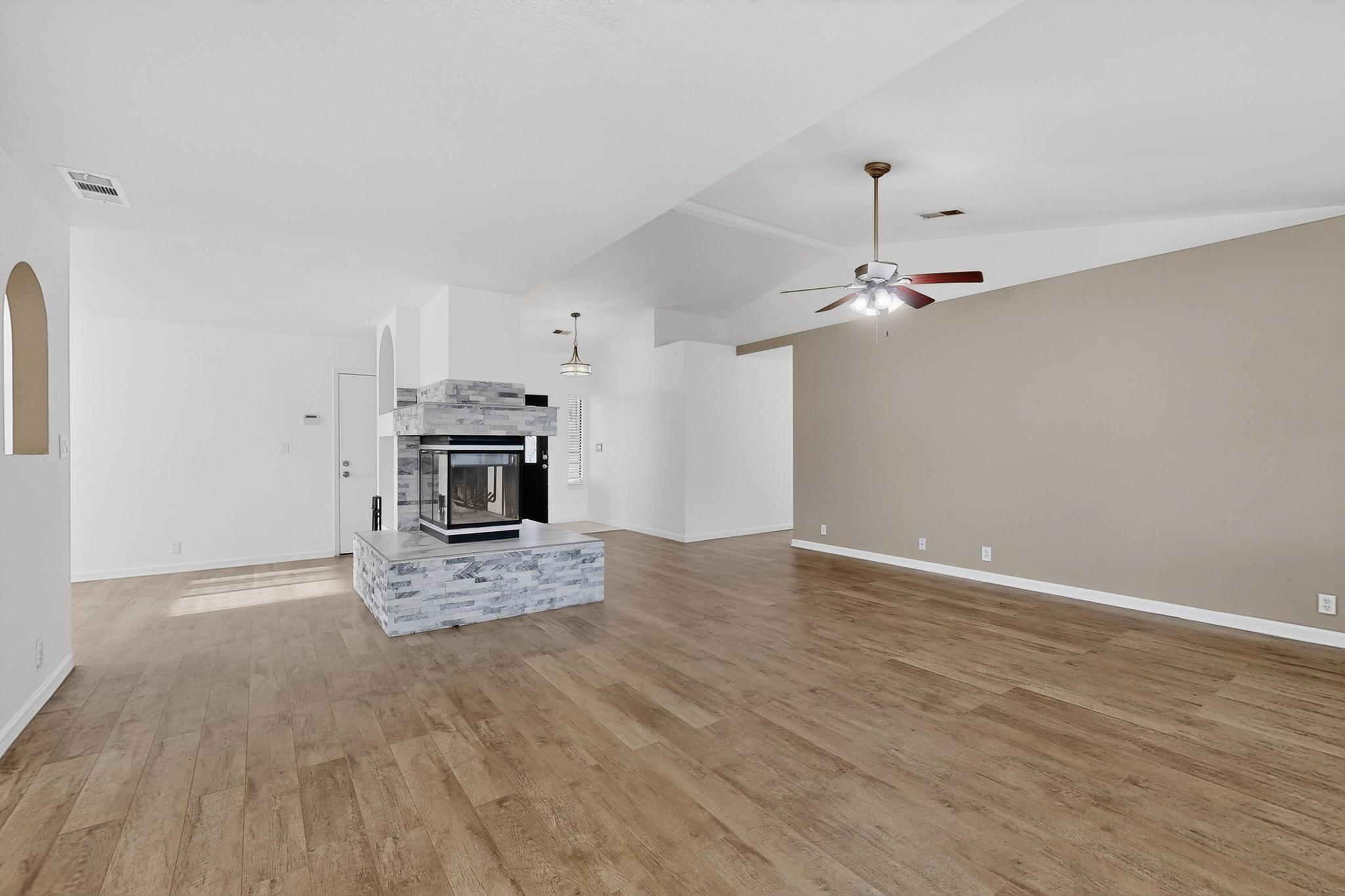 2012 Aspenwood Avenue NW