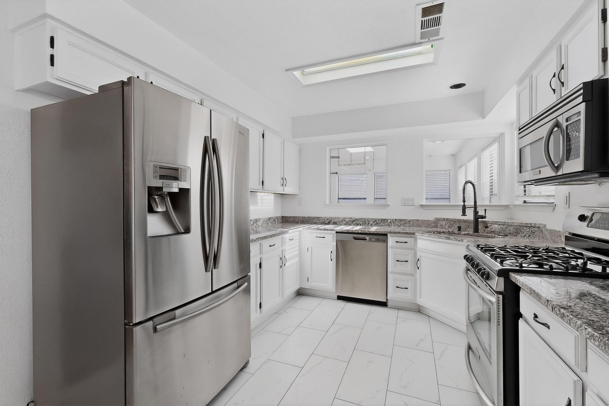 2012 Aspenwood Avenue NW