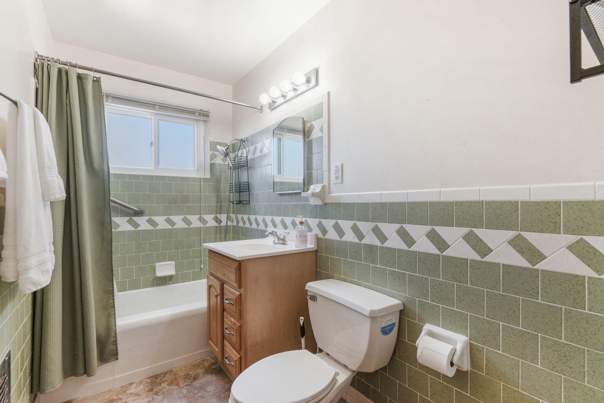 1416 Quincy Street NE