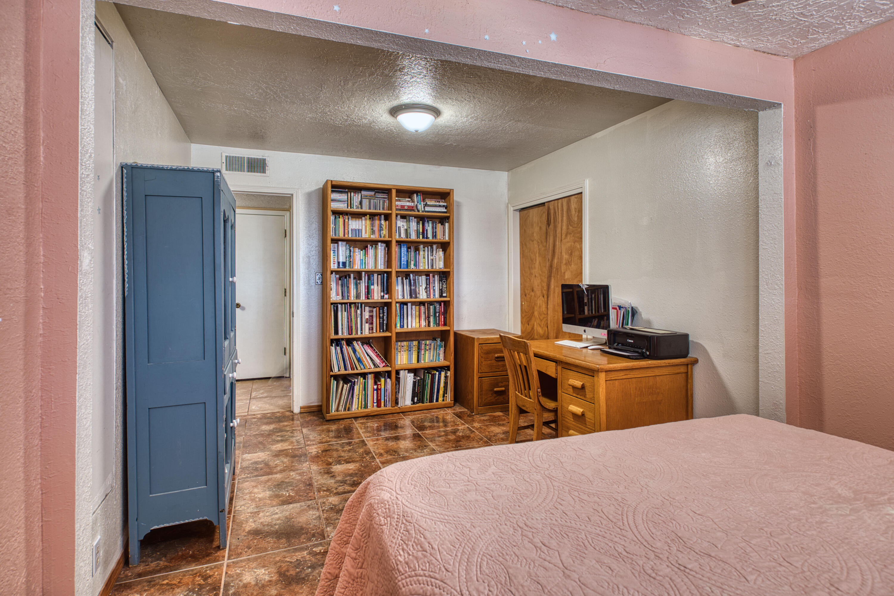 6800 Orphelia Avenue NE