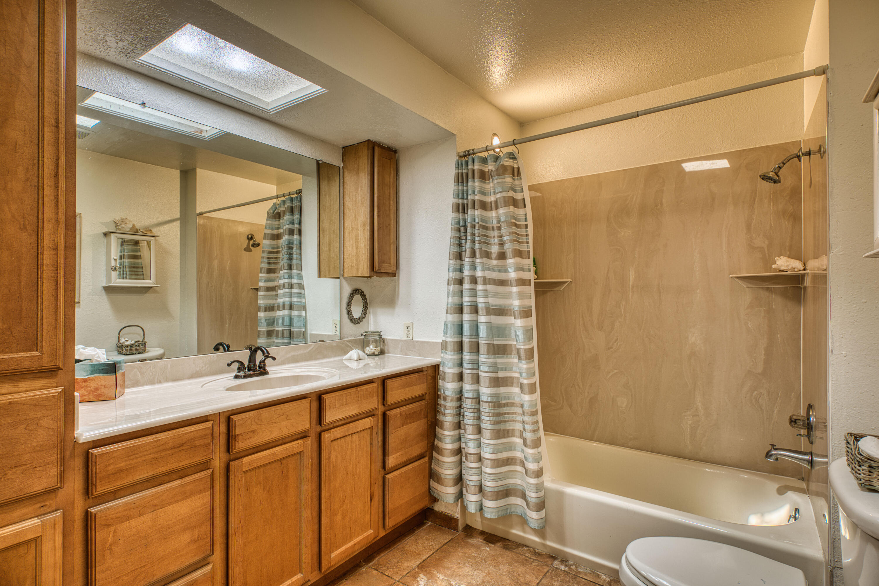 6800 Orphelia Avenue NE