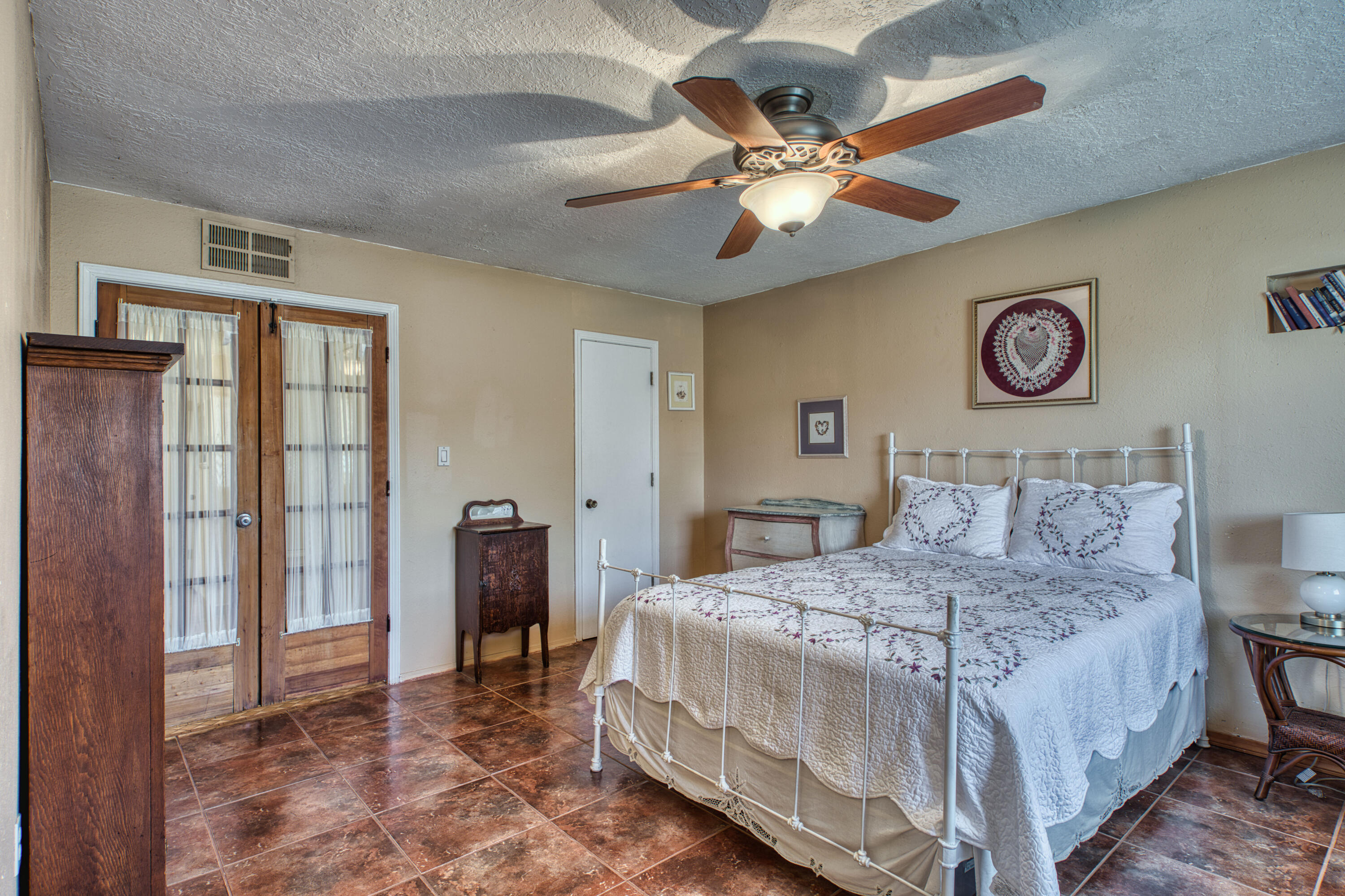 6800 Orphelia Avenue NE