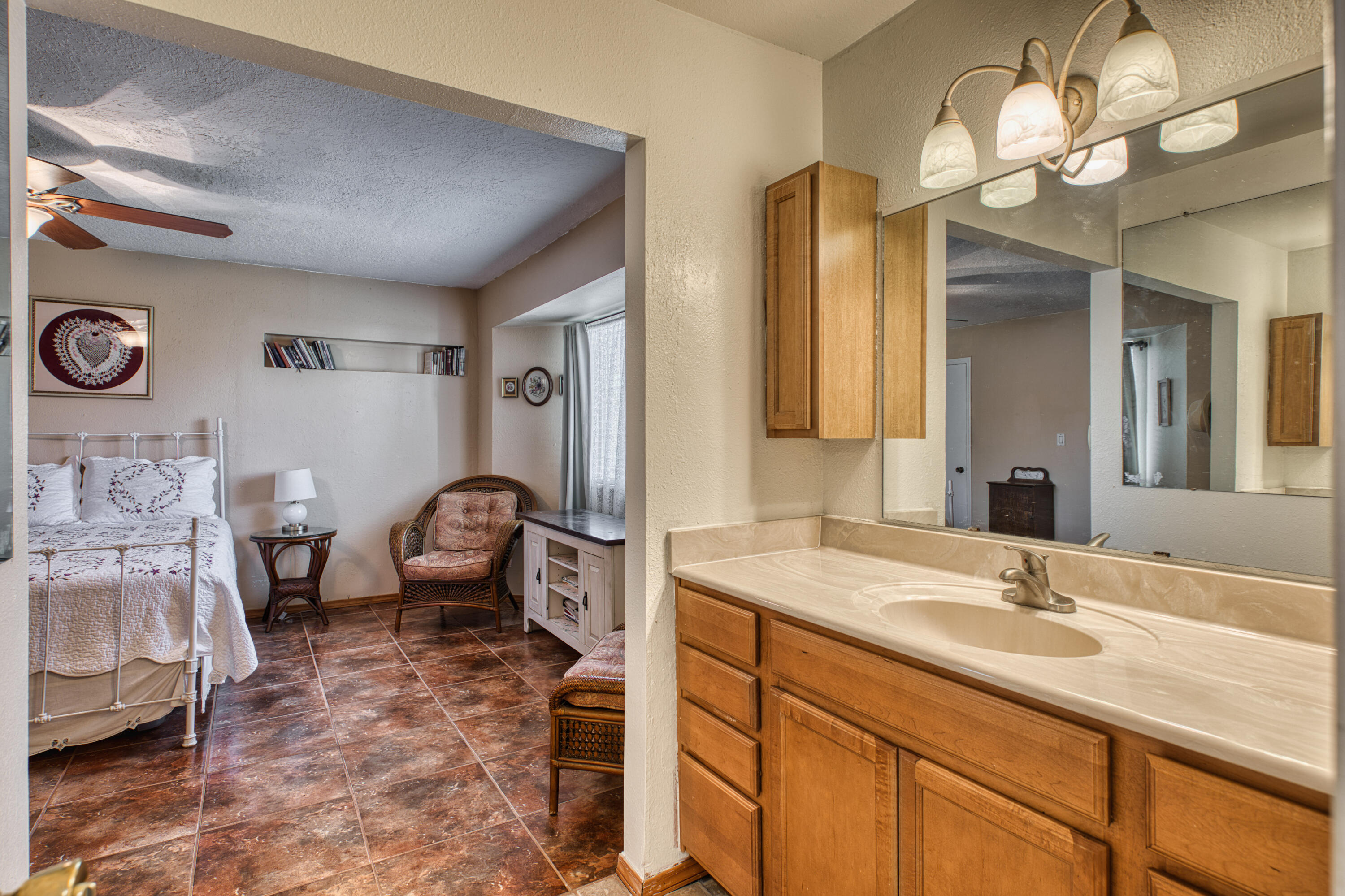 6800 Orphelia Avenue NE