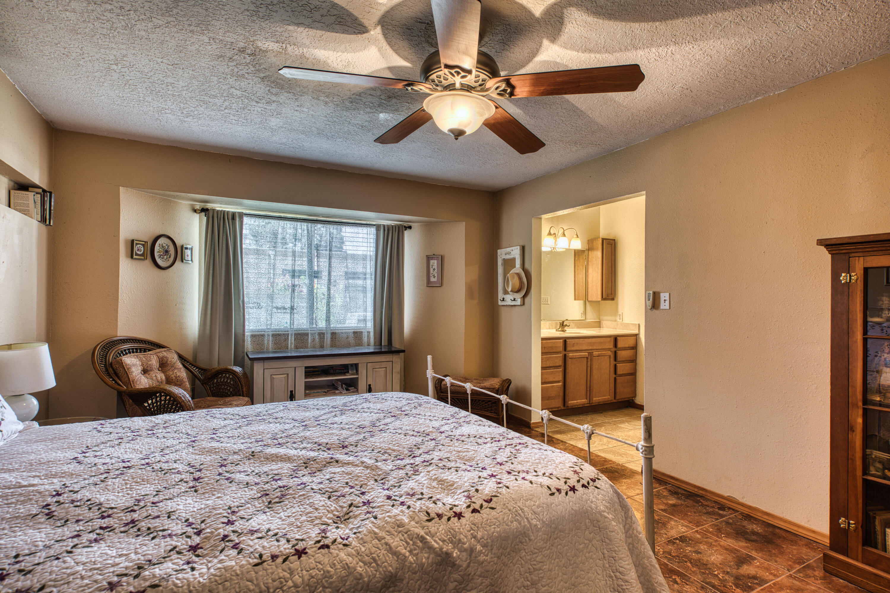 6800 Orphelia Avenue NE