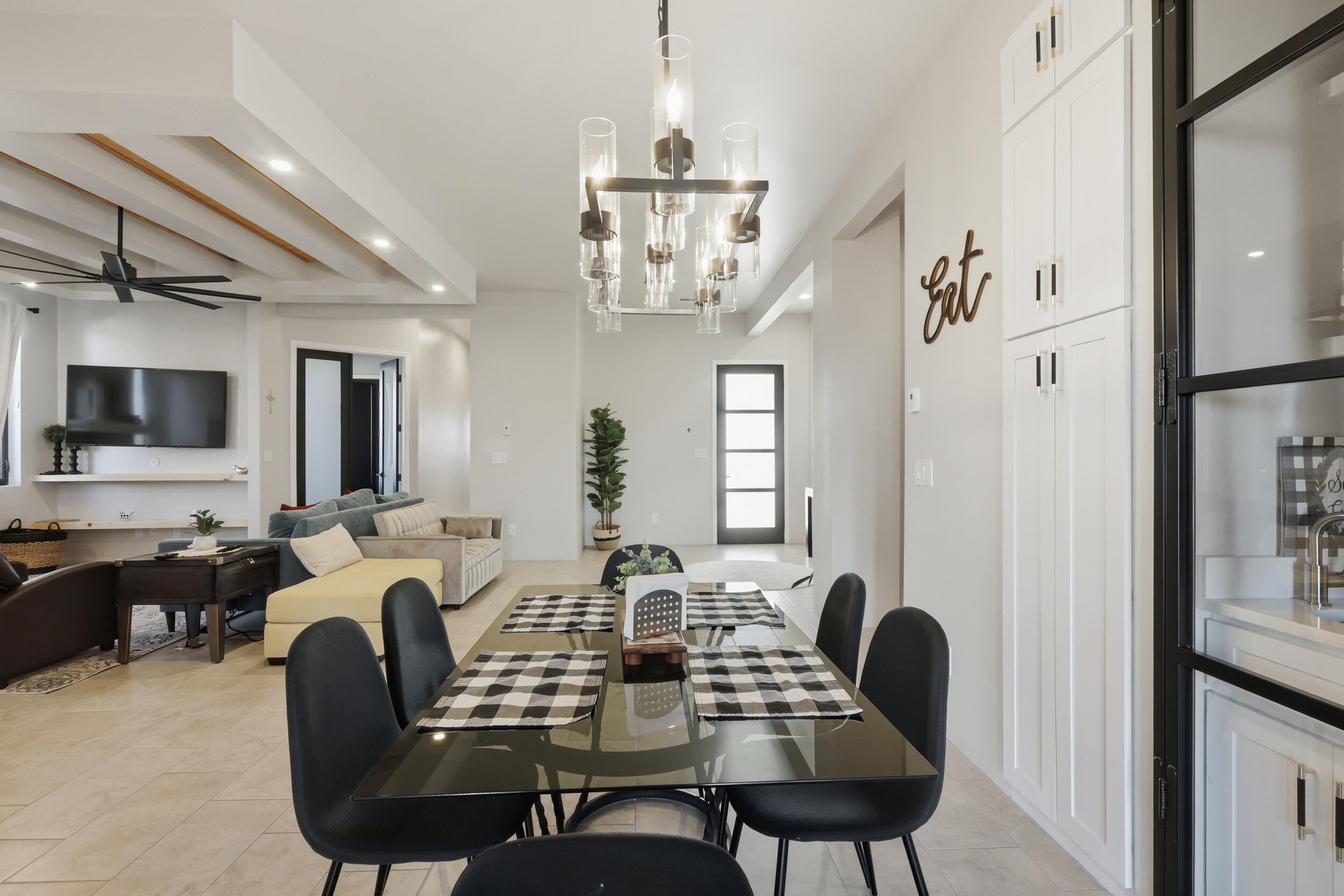 3317 Palmyra Court NE