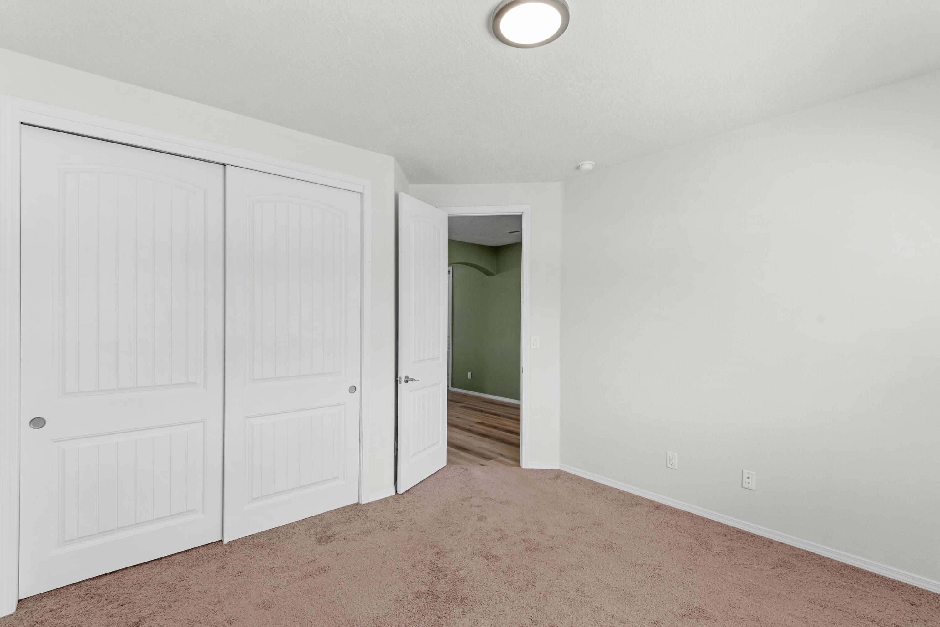 2172 Solara Loop NE