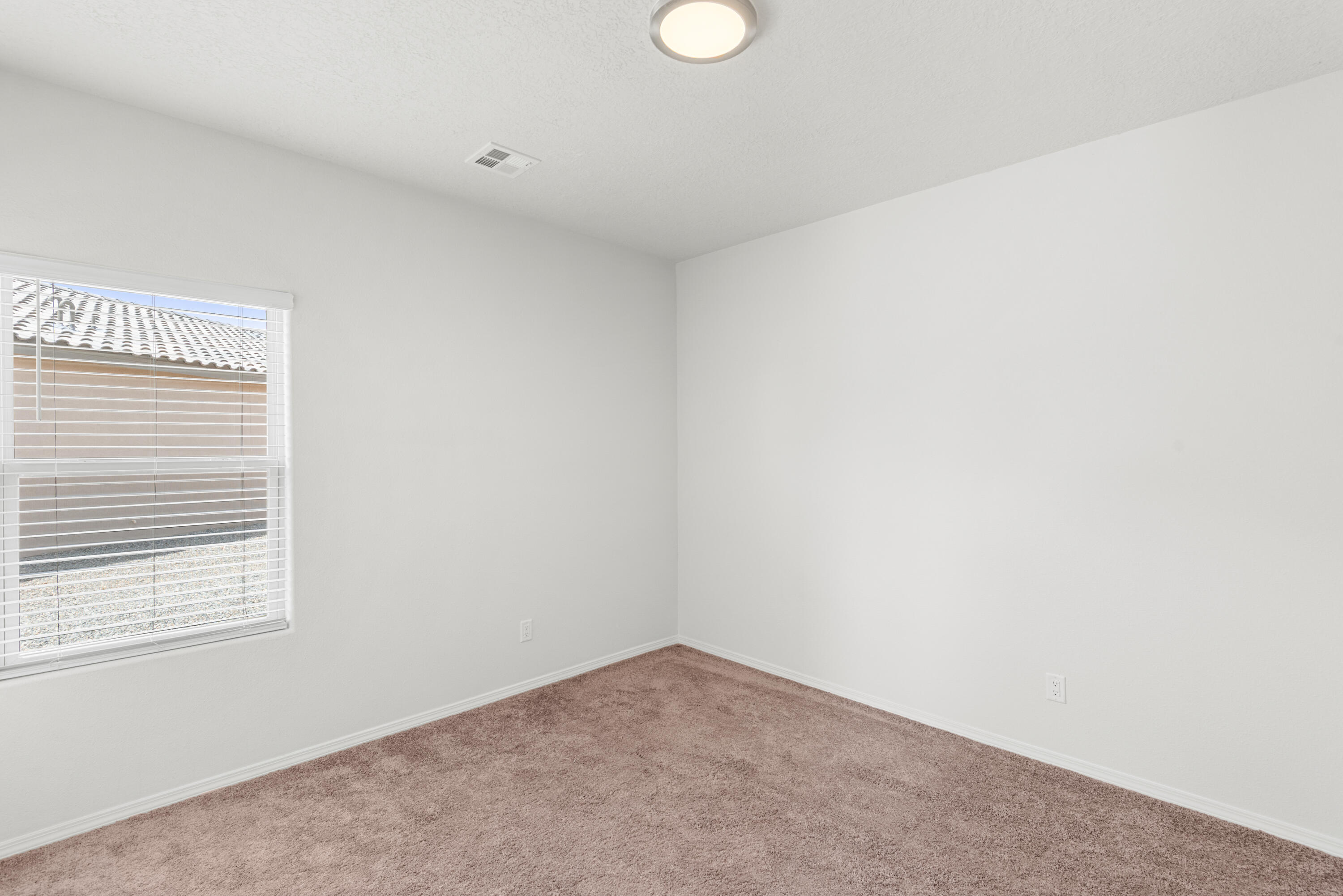 2172 Solara Loop NE