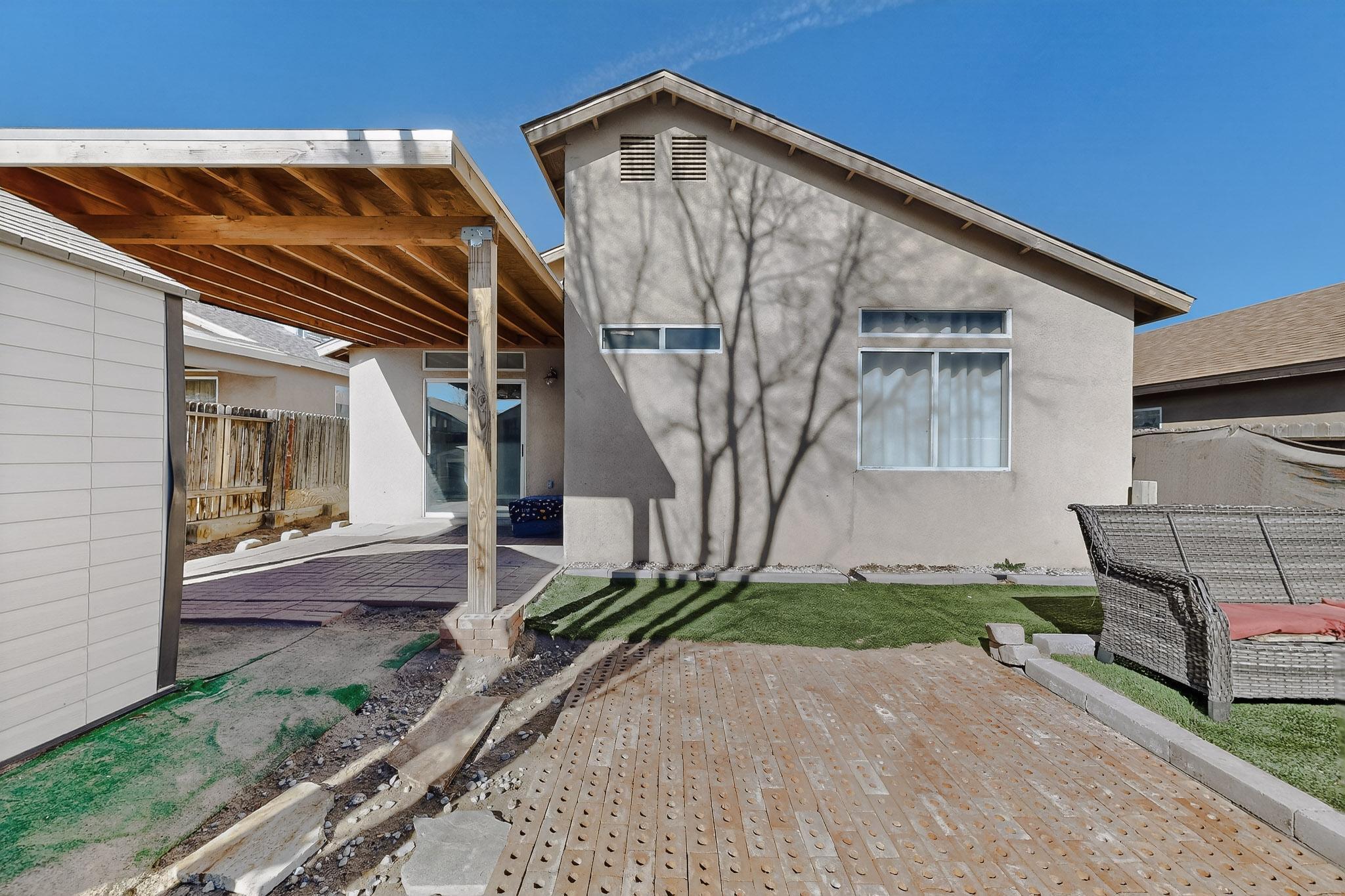 9908 Rawhide Avenue SW