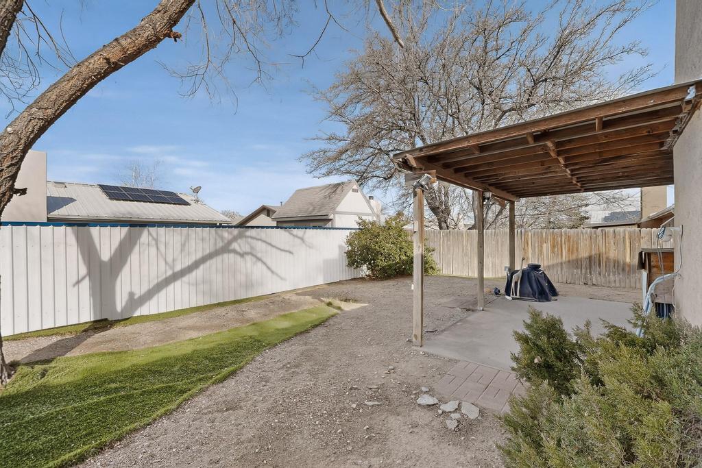 831 Gallahad Street SW