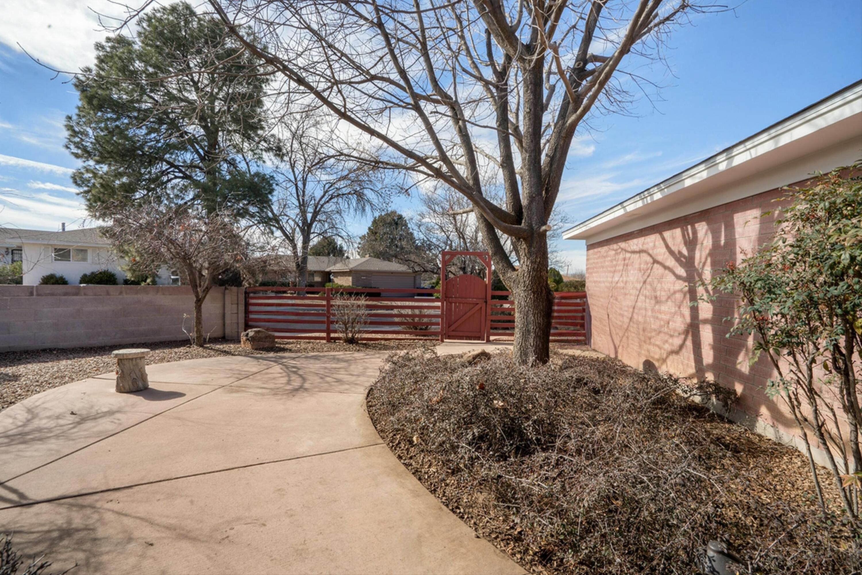 5803 Pojoaque Road NE