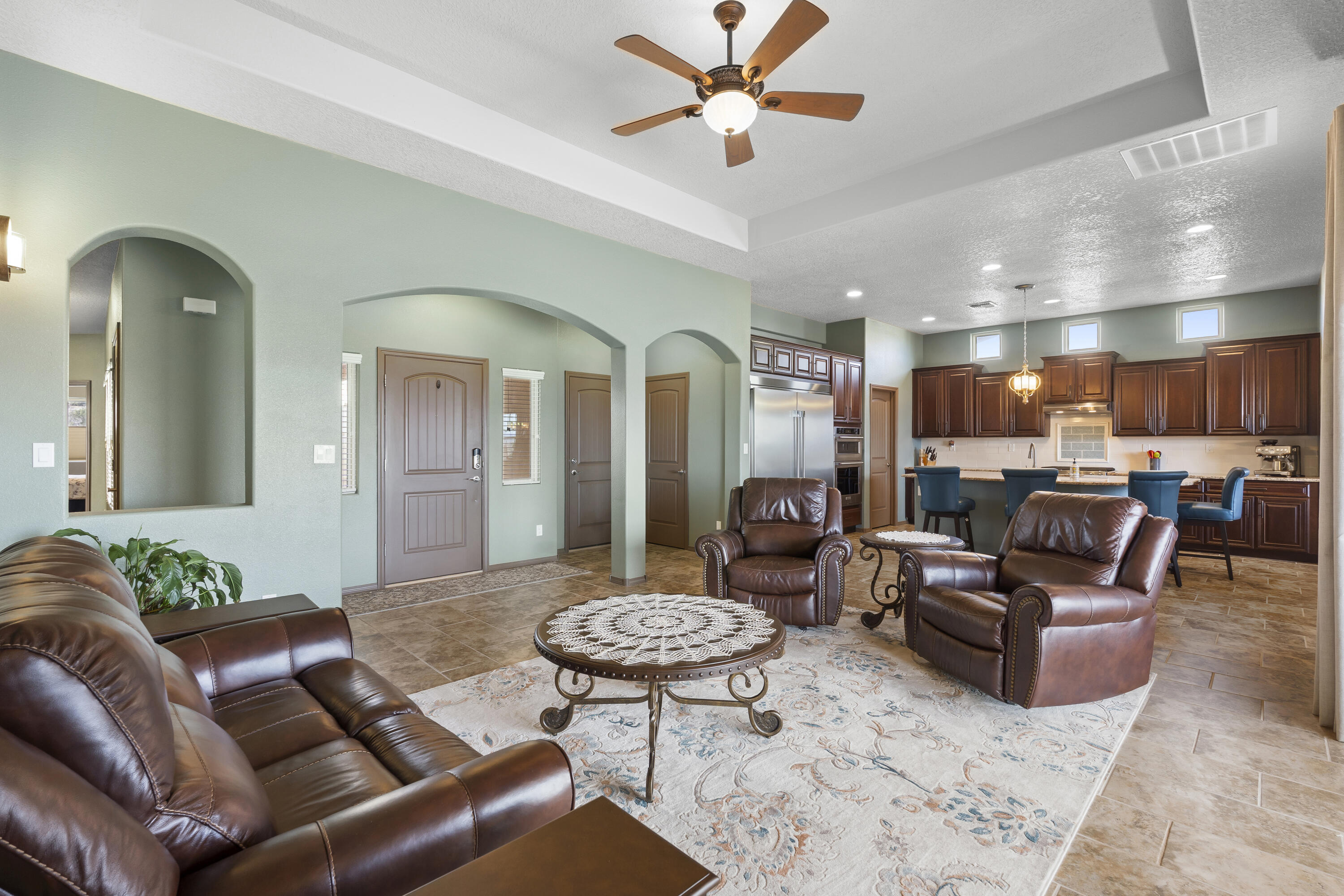 5513 Pikes Peak Loop NE
