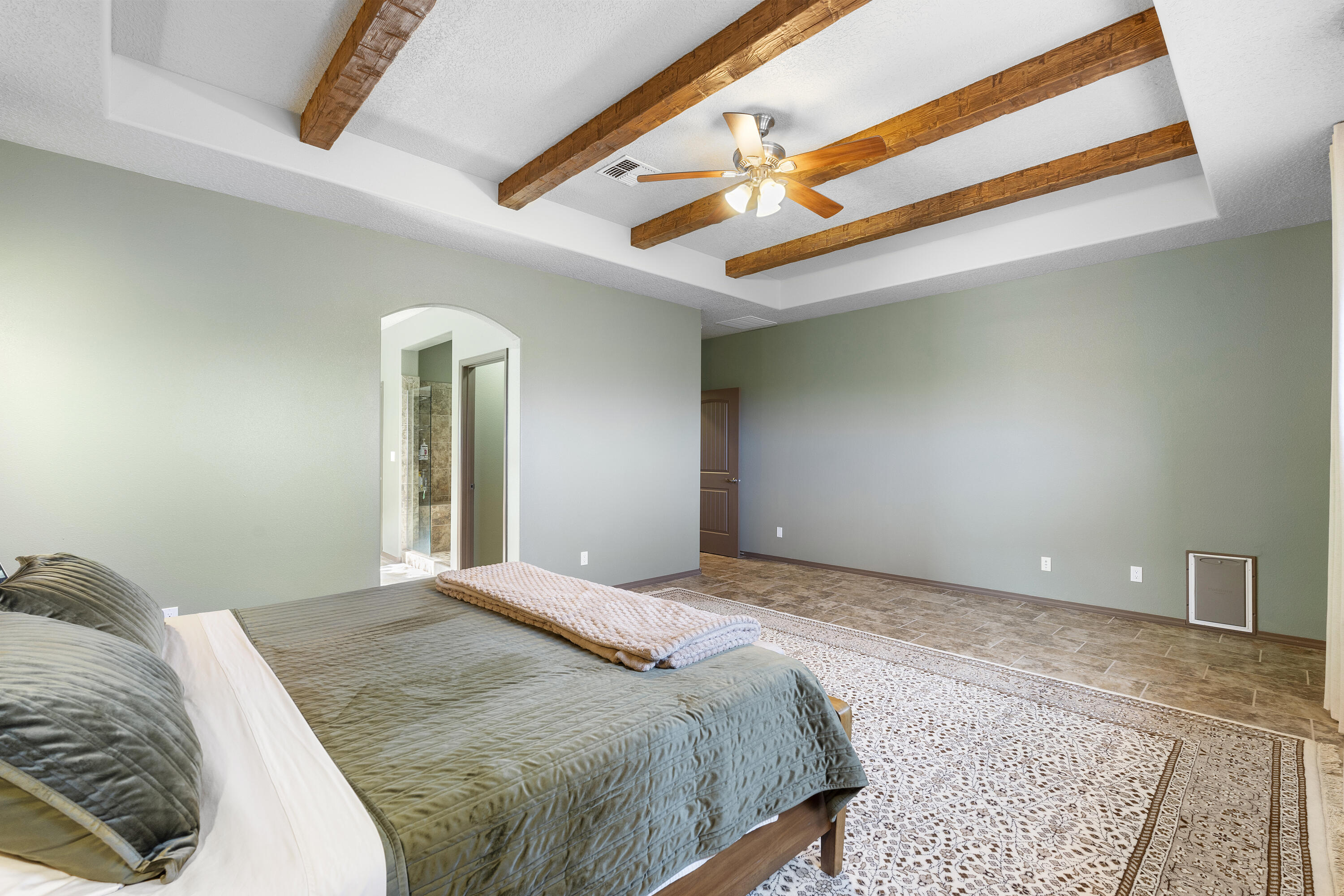 5513 Pikes Peak Loop NE