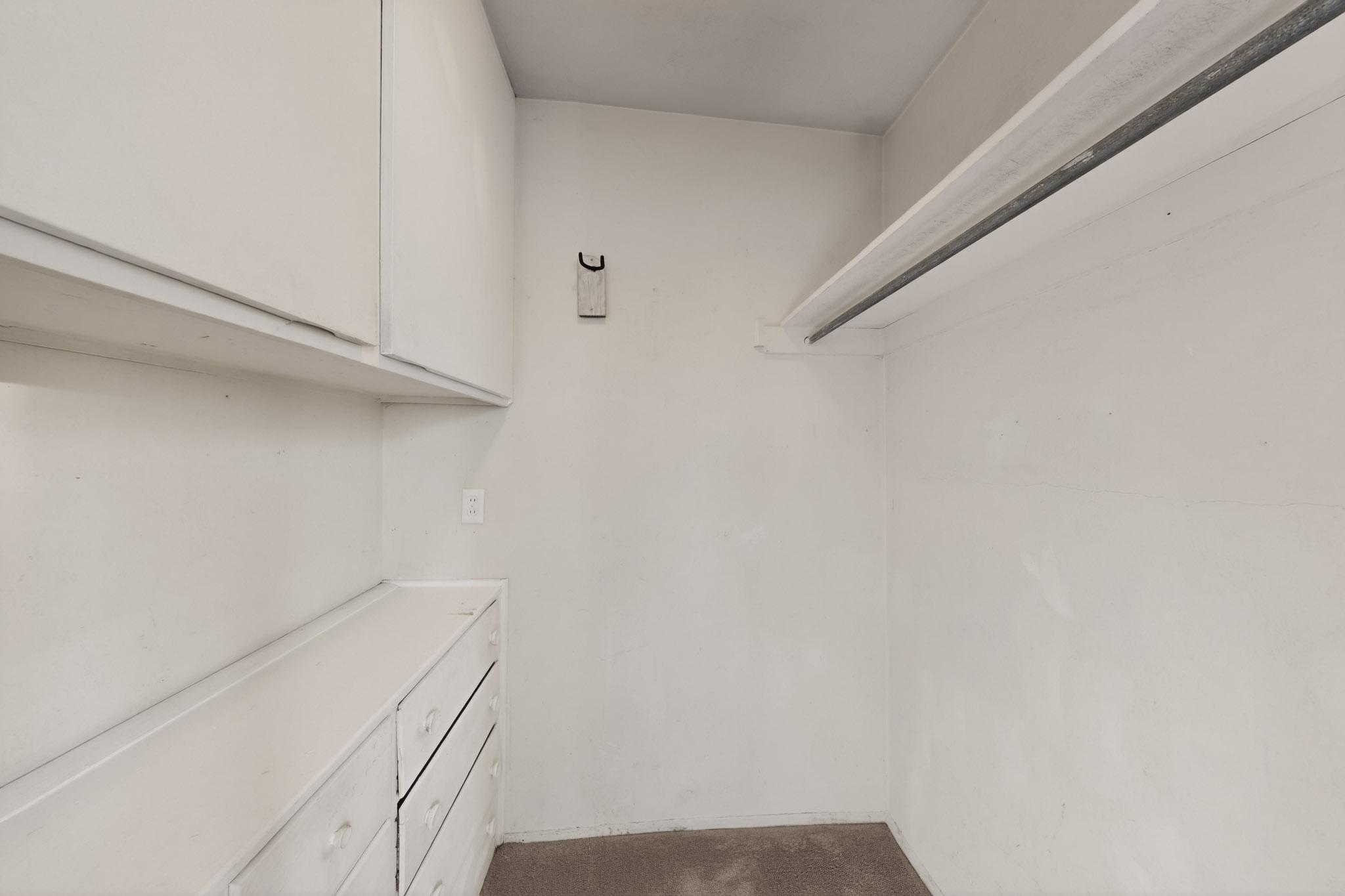 3705 Campus Boulevard NE