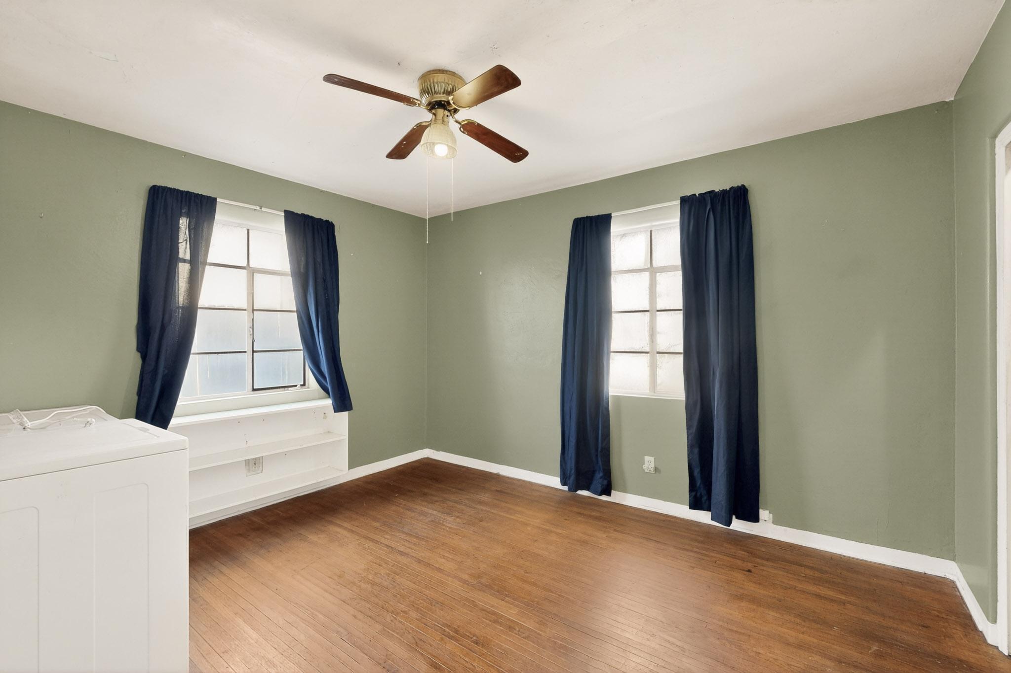 3705 Campus Boulevard NE