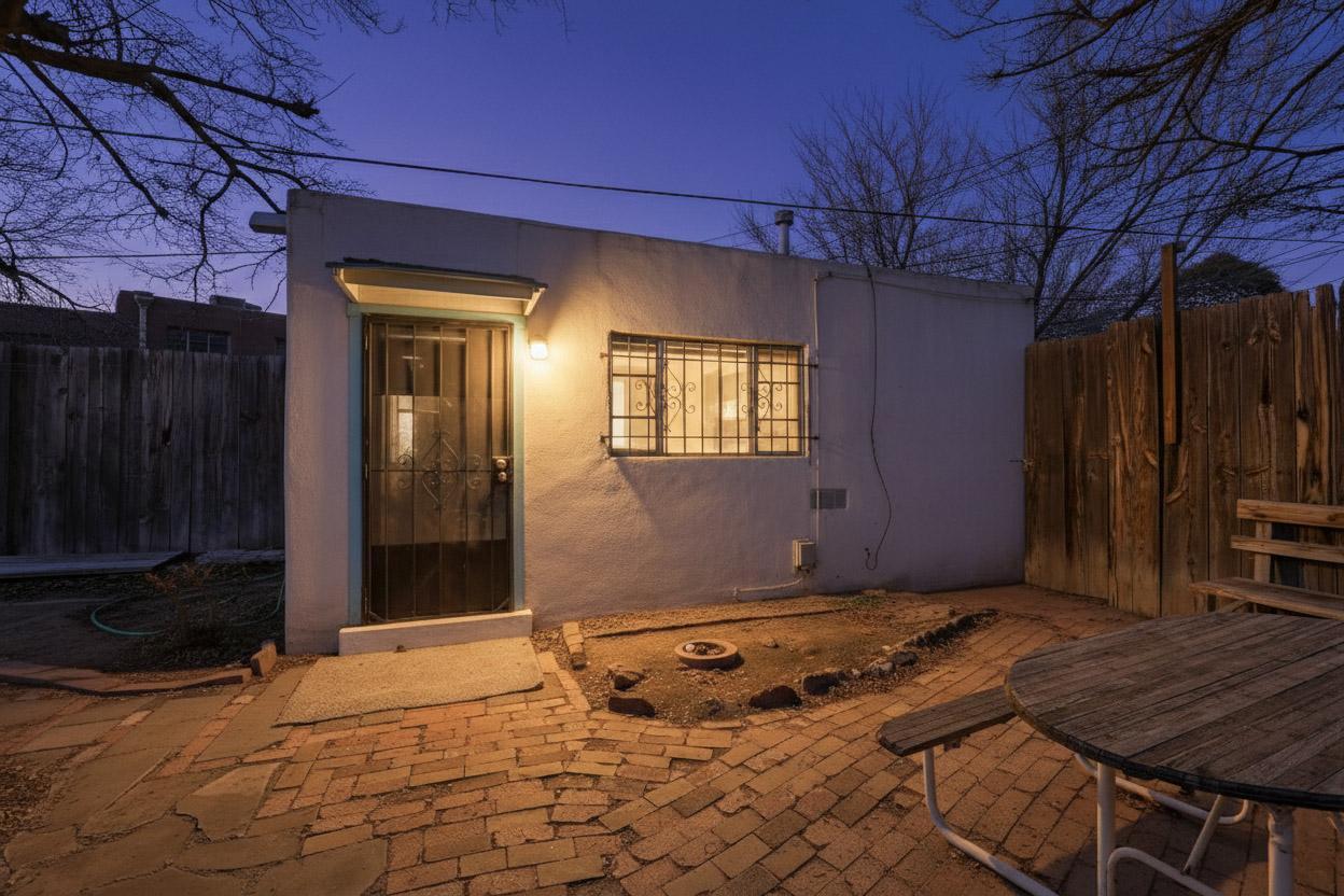 3705 Campus Boulevard NE