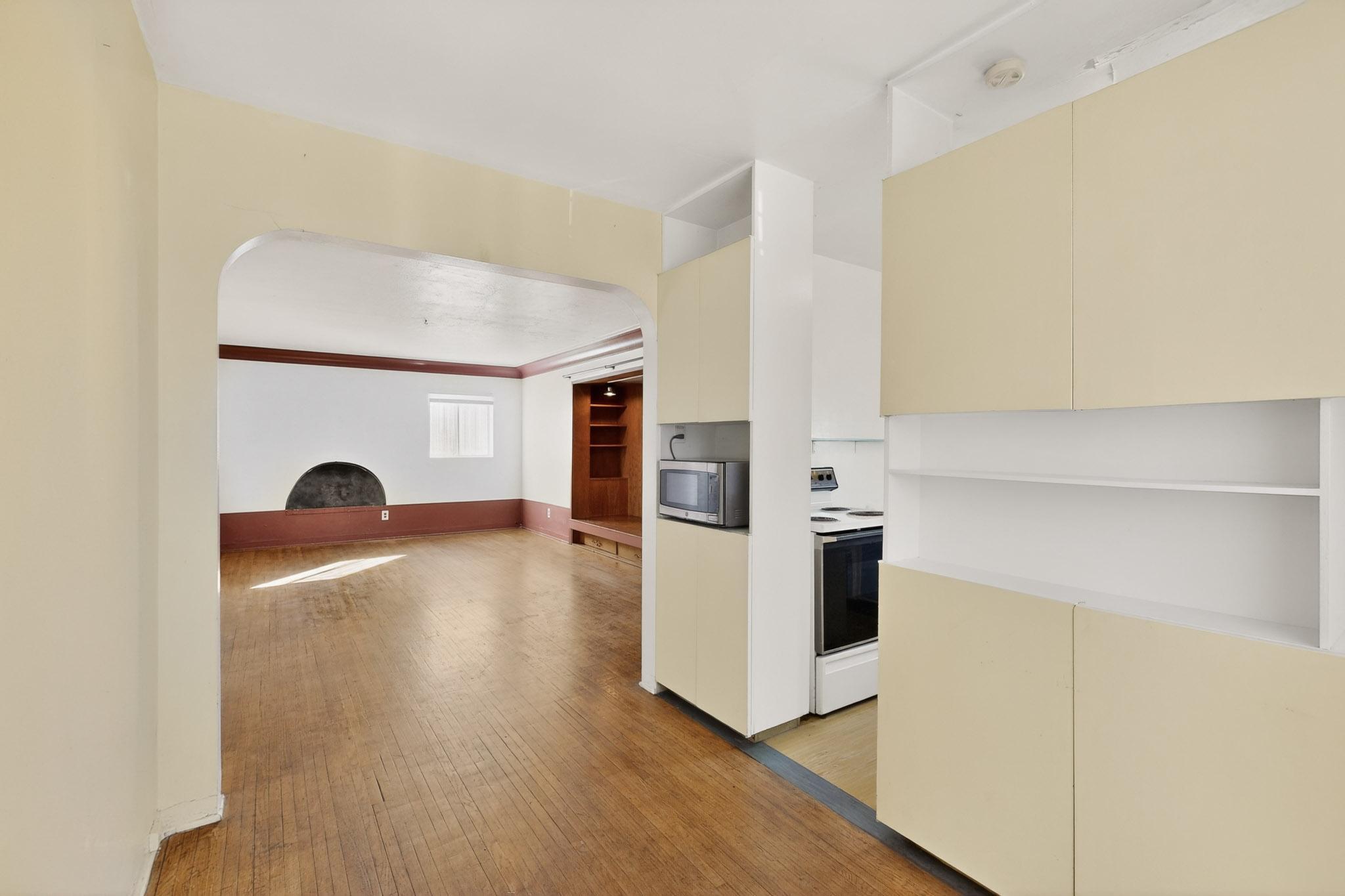 3705 Campus Boulevard NE