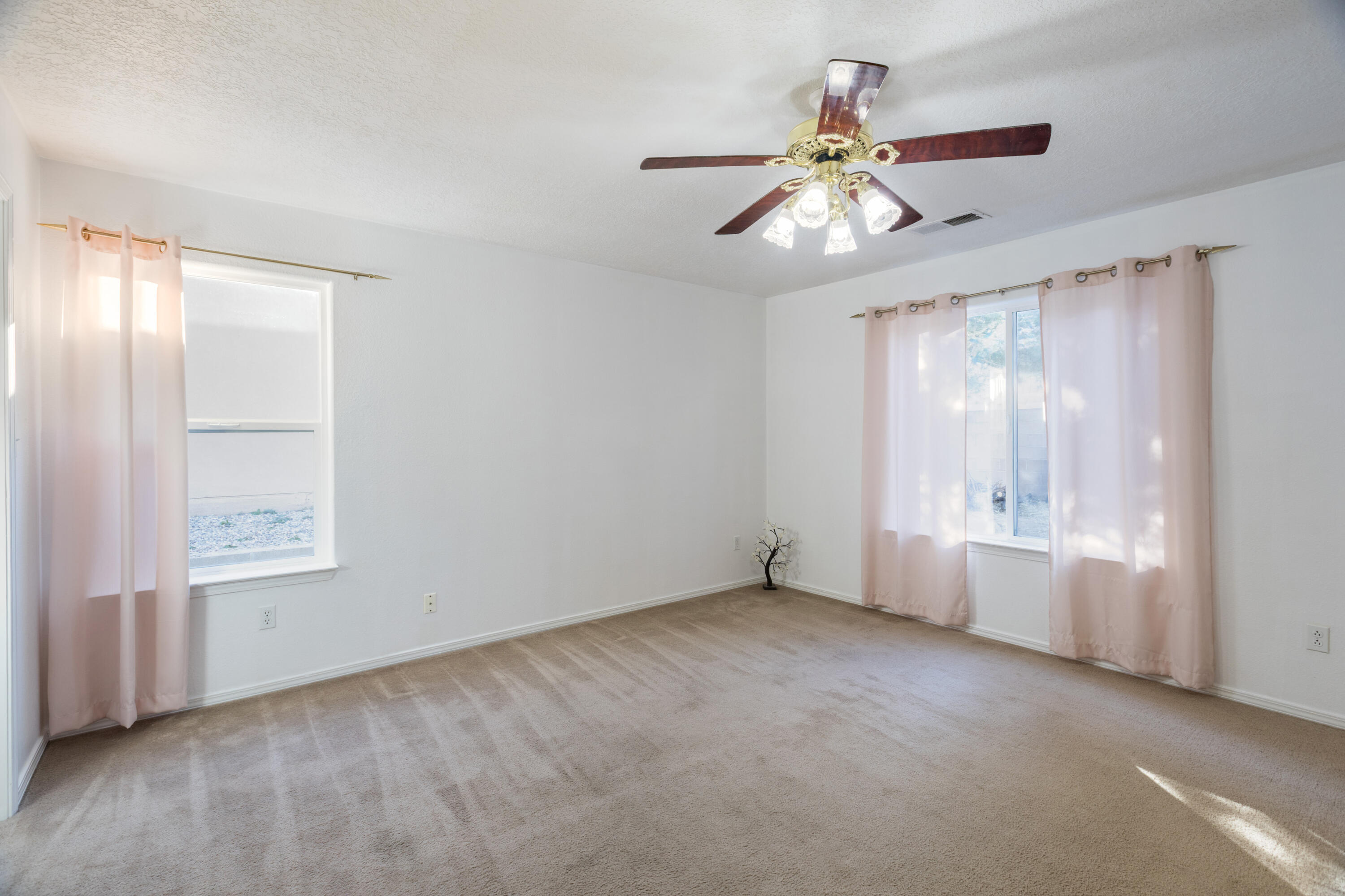 2177 Sagecrest Loop NE