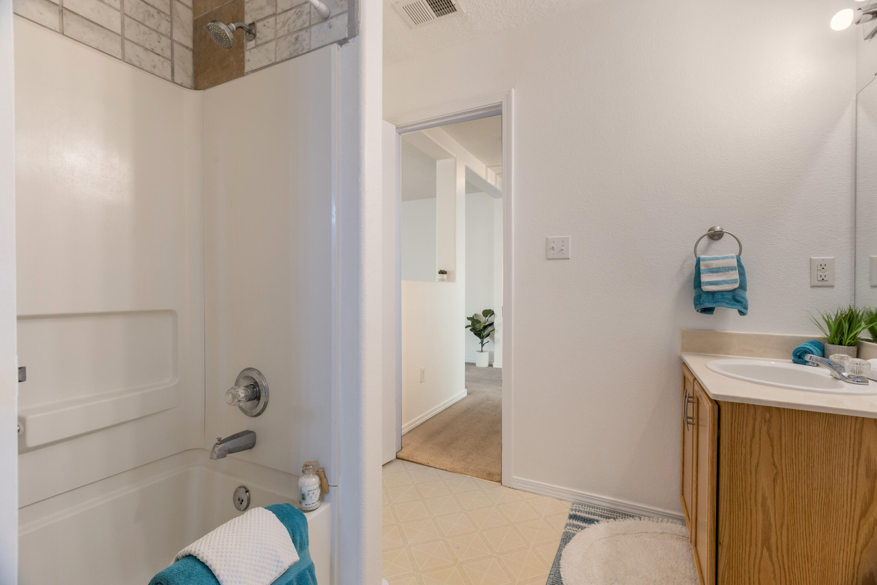 2177 Sagecrest Loop NE