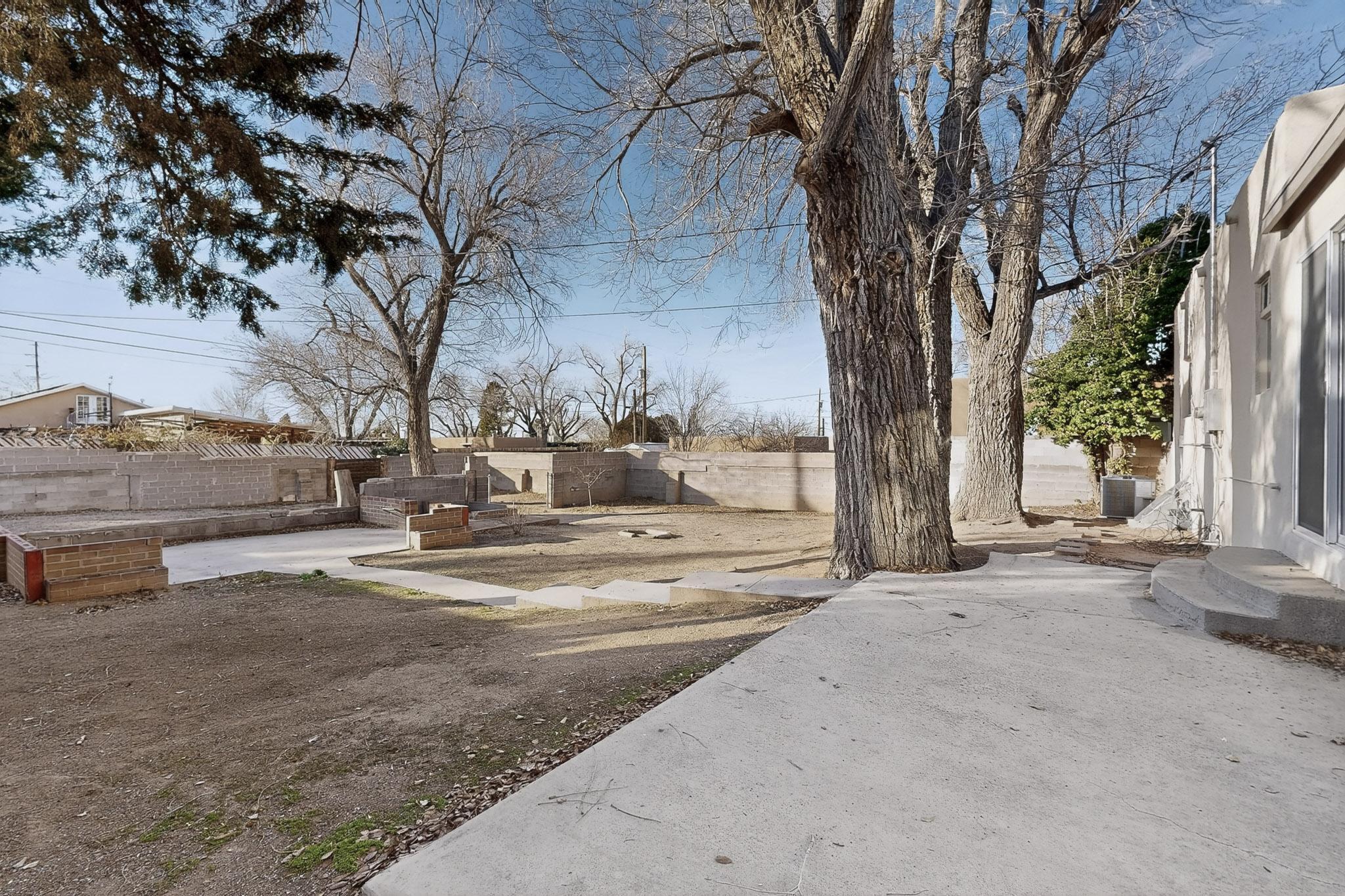 511 Carlisle Boulevard SE