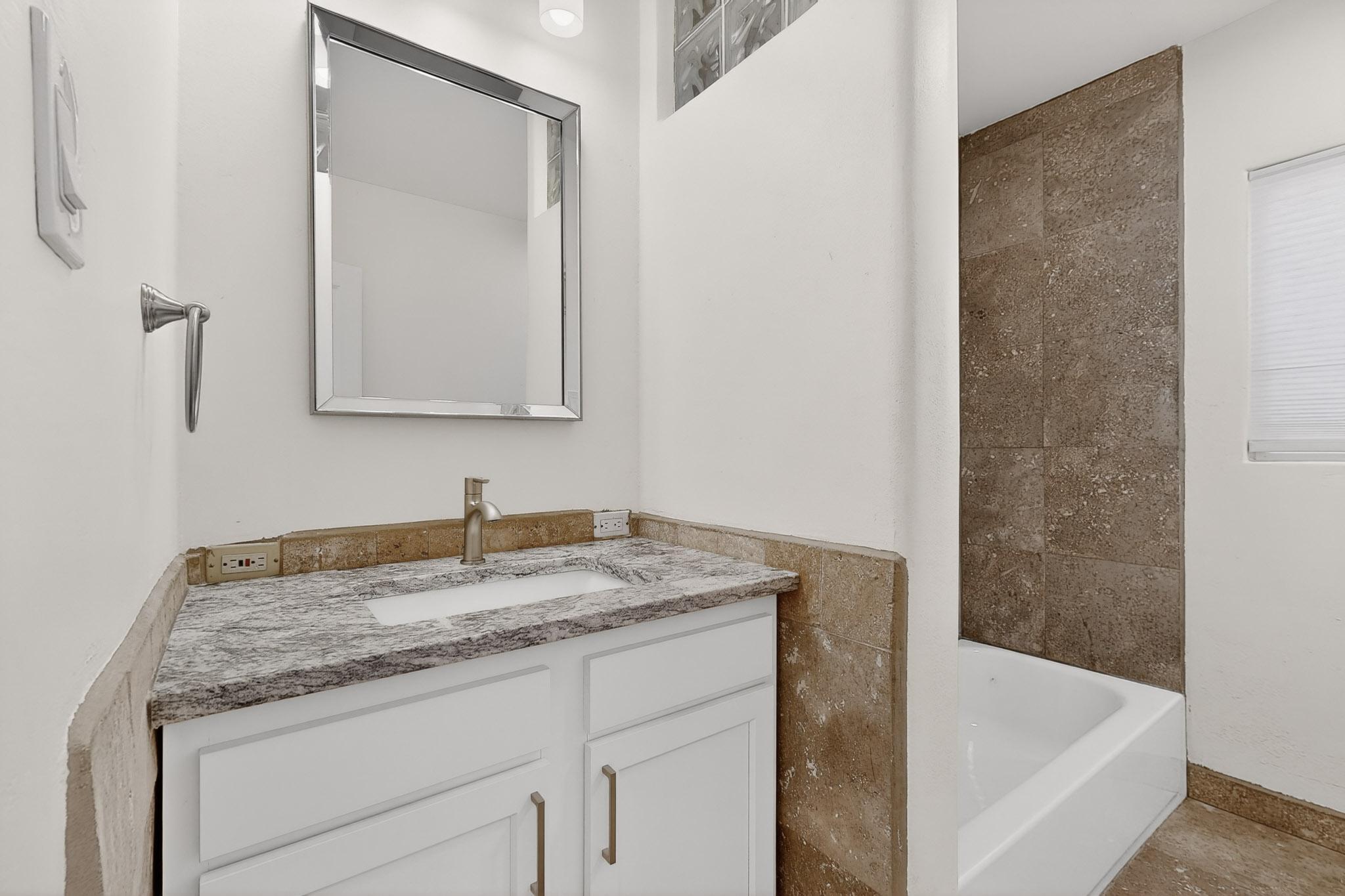 511 Carlisle Boulevard SE