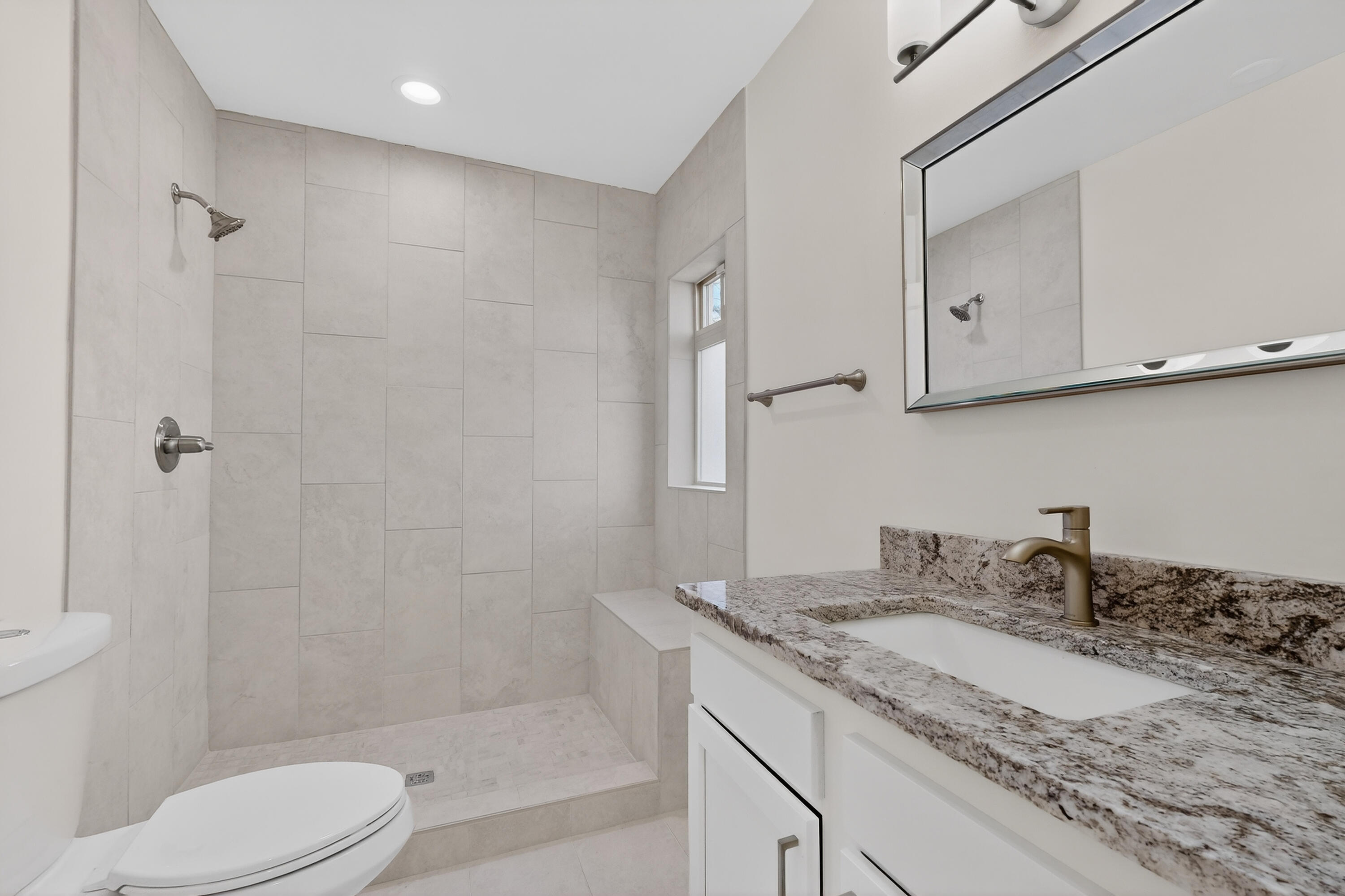 511 Carlisle Boulevard SE